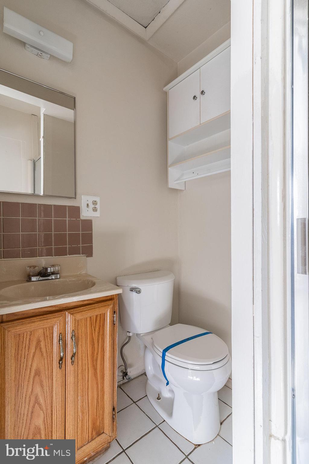 MAPLE VIEW PARK - Residential Lease