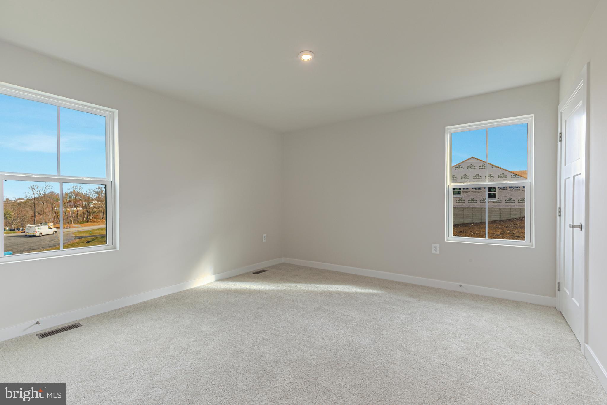 SOUTH BROOK - Residential