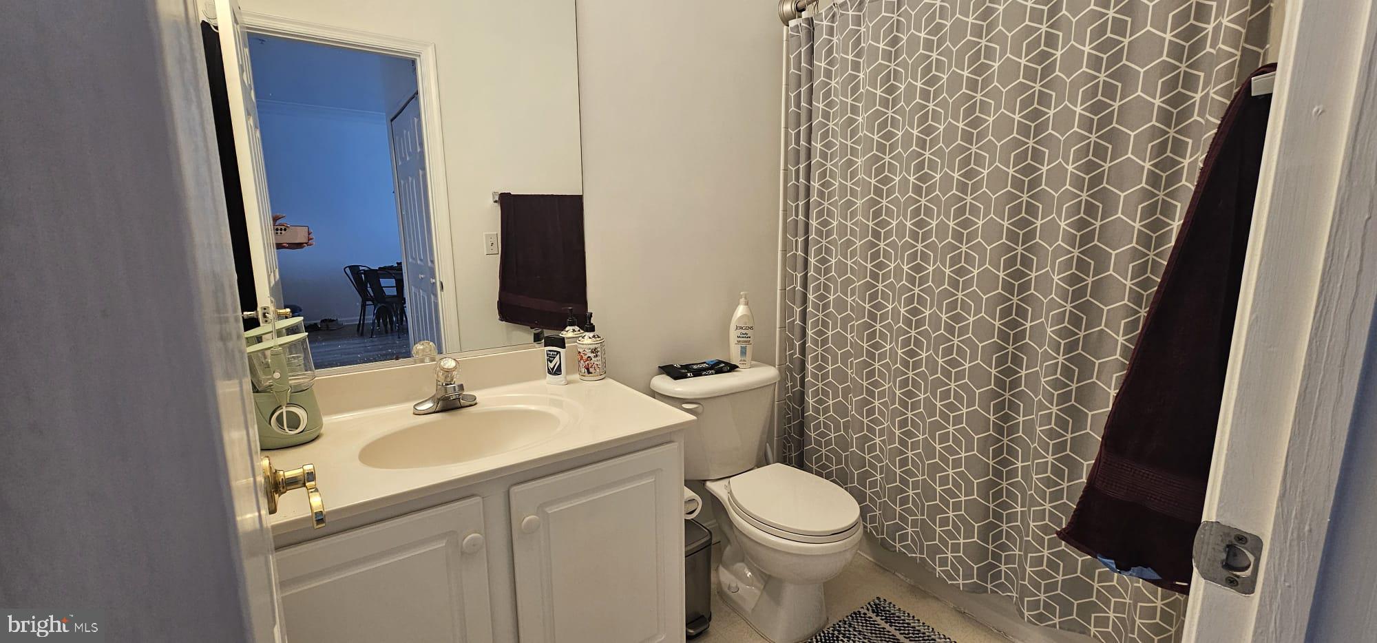 LAKELANDS - Residential Lease