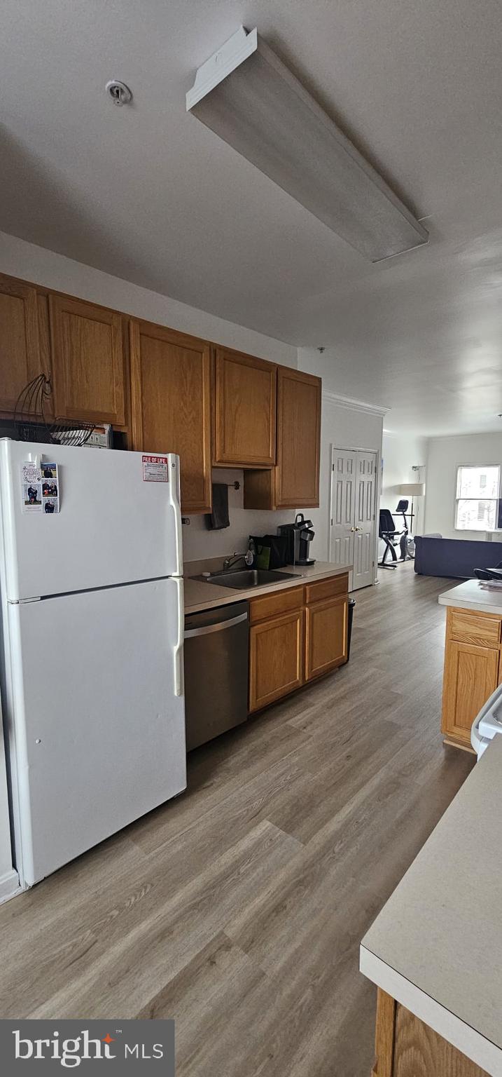 LAKELANDS - Residential Lease