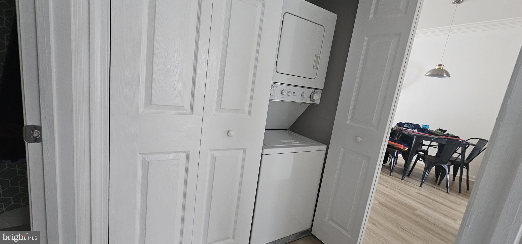 LAKELANDS - Residential Lease