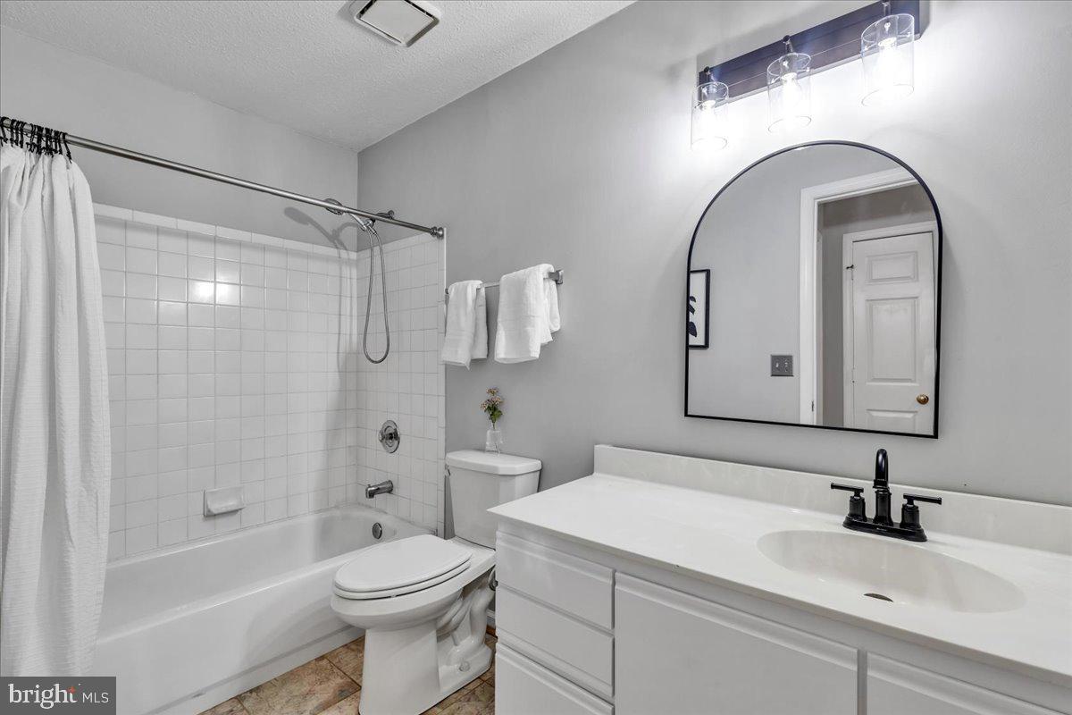 ASHLAR HILL - Residential