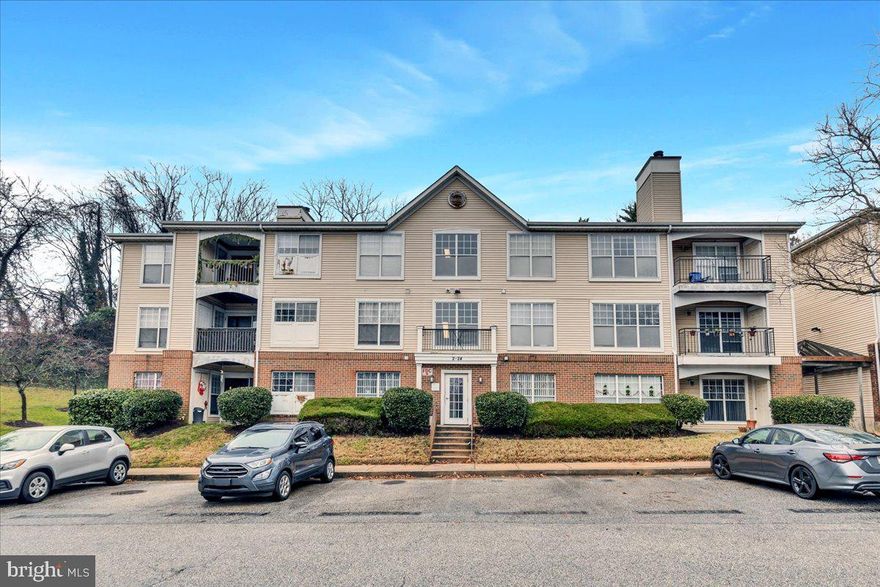 Experience modern living in this spacious condo featuring an open floor plan that seamlessly blends the living, dining, and kitchen areas. The kitchen is equipped with stainless steel appliances and a convenient breakfast bar, perfect for casual dining. The primary suite provides a private retreat with a walk-in closet and en-suite bathroom. A versatile second bedroom offers additional space for guests or a home office. Enjoy the convenience of in-unit laundry hookups. Ideally located near shopping centers and commuter routes, this condo includes water, exterior maintenance, landscaping, and snow removal as part of the condo fee.