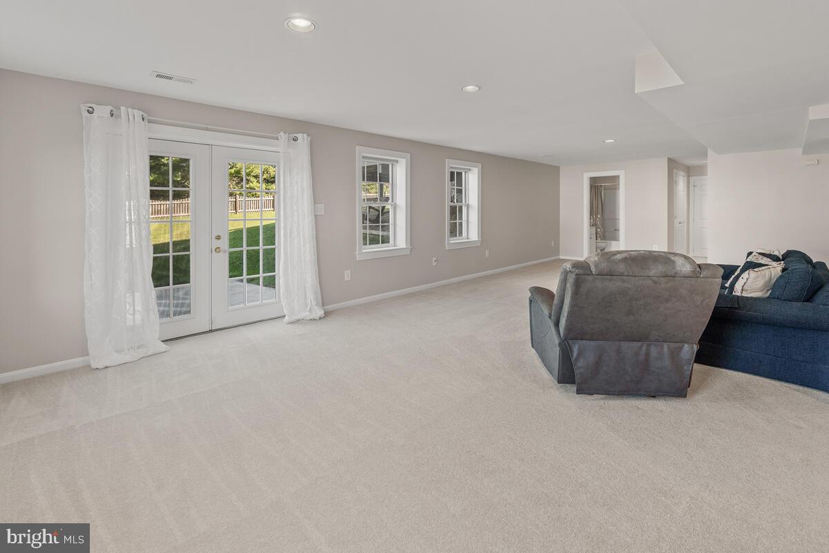 HOLBROOK HEIGHTS - Residential