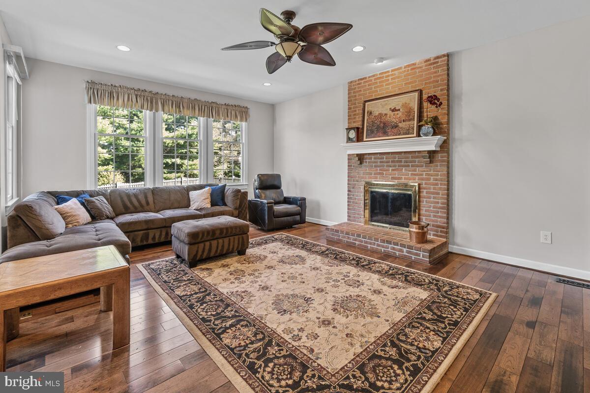 HOLBROOK HEIGHTS - Residential