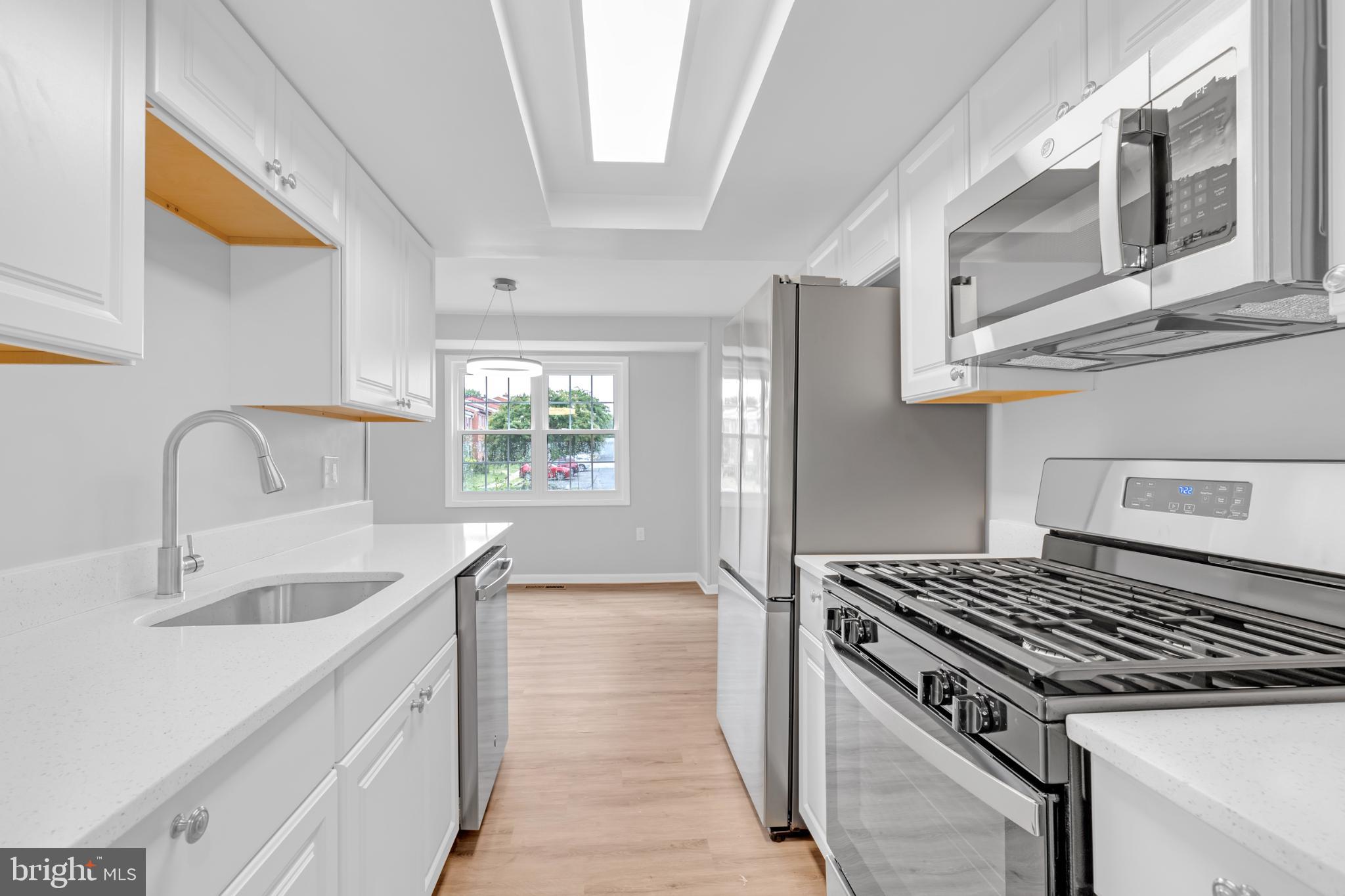 SOUTHGATE WOODS TOWNHOUSES - Residential