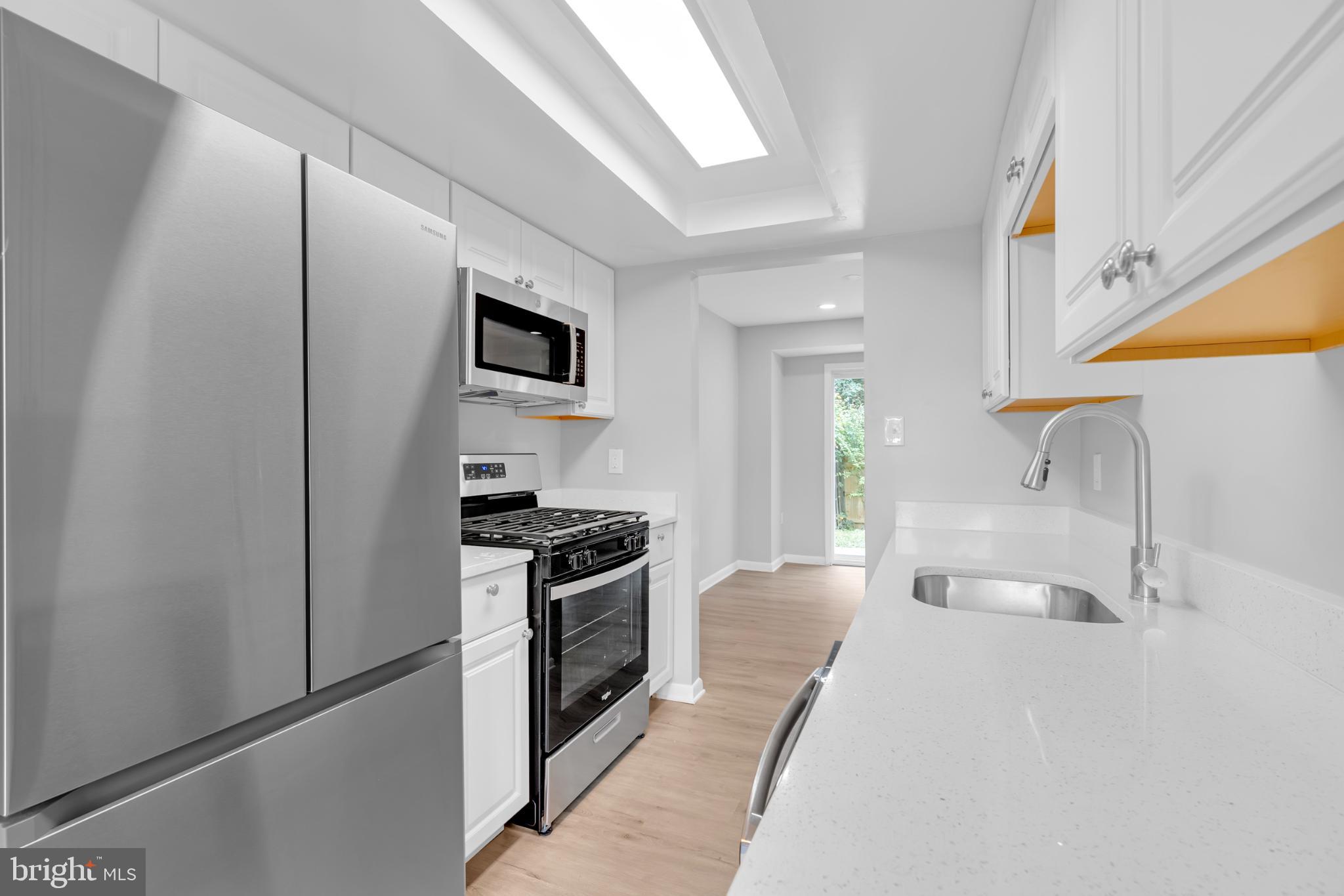 SOUTHGATE WOODS TOWNHOUSES - Residential