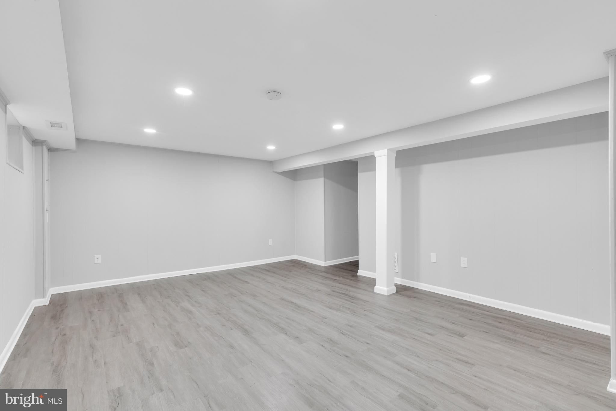 SOUTHGATE WOODS TOWNHOUSES - Residential