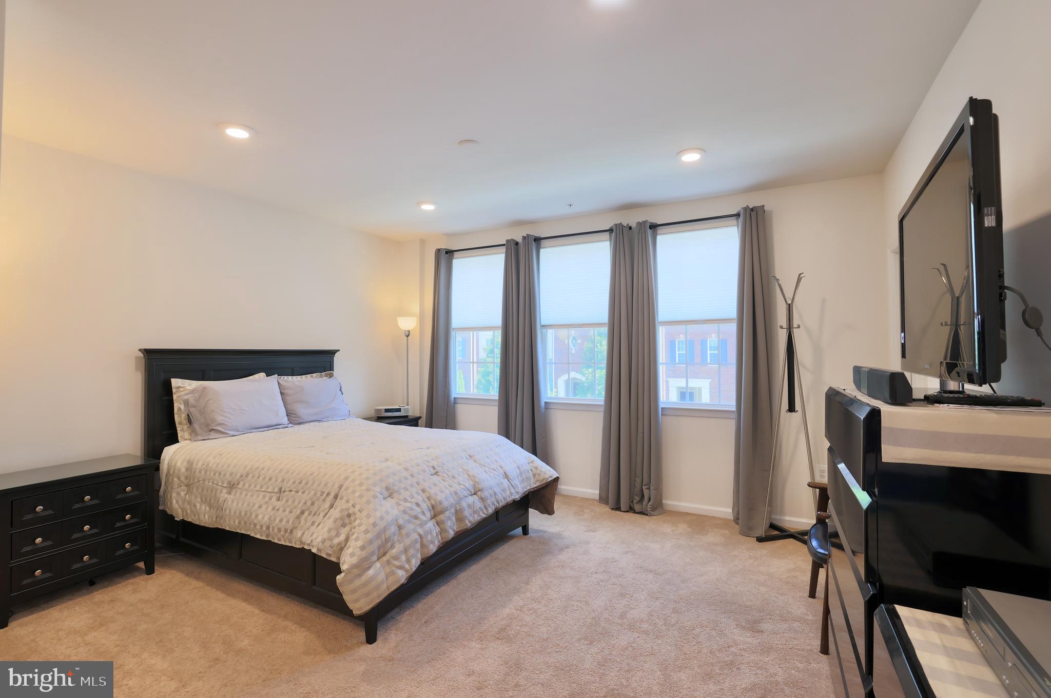 GREENBELT STATION - Residential