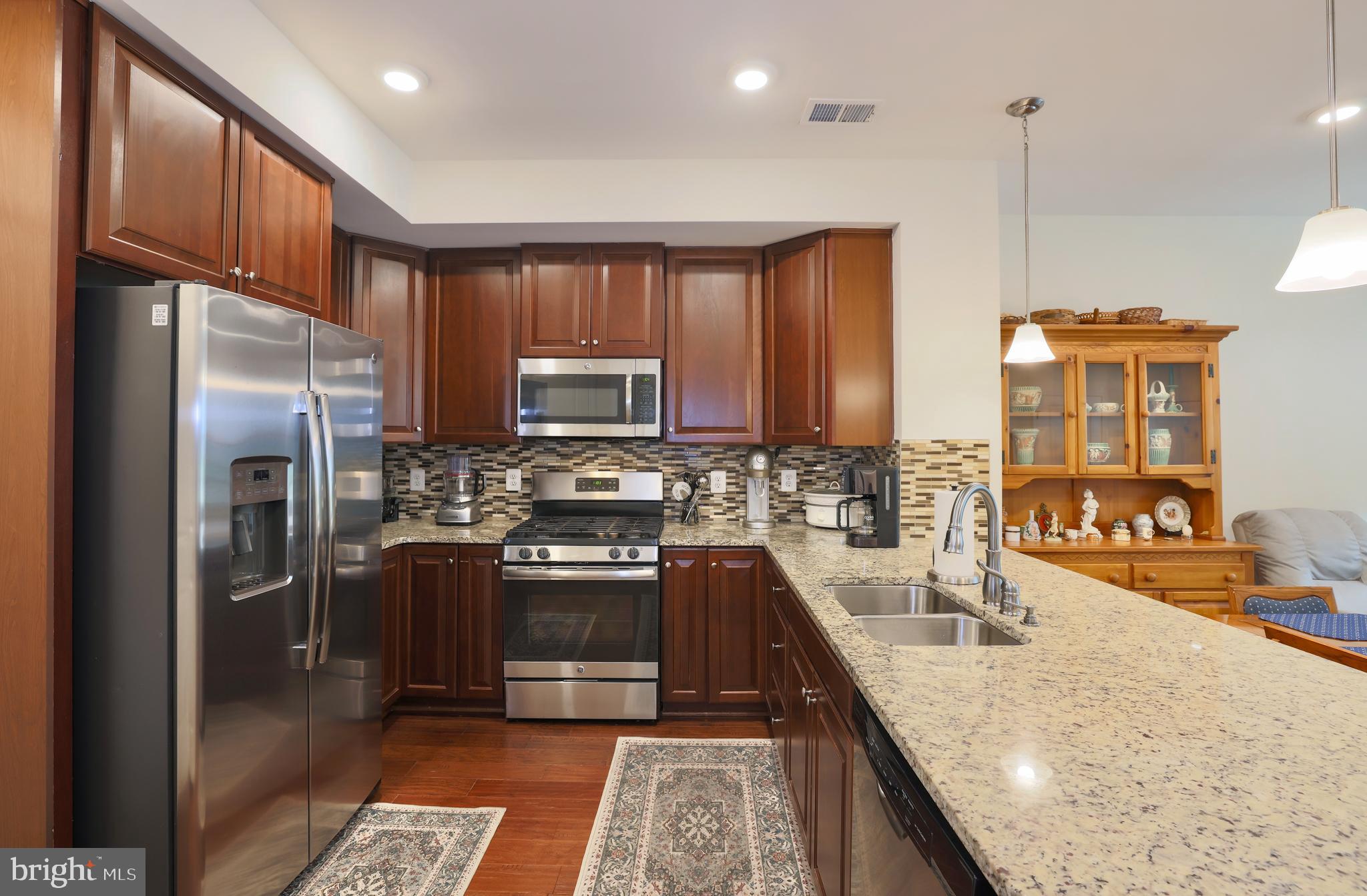 GREENBELT STATION - Residential