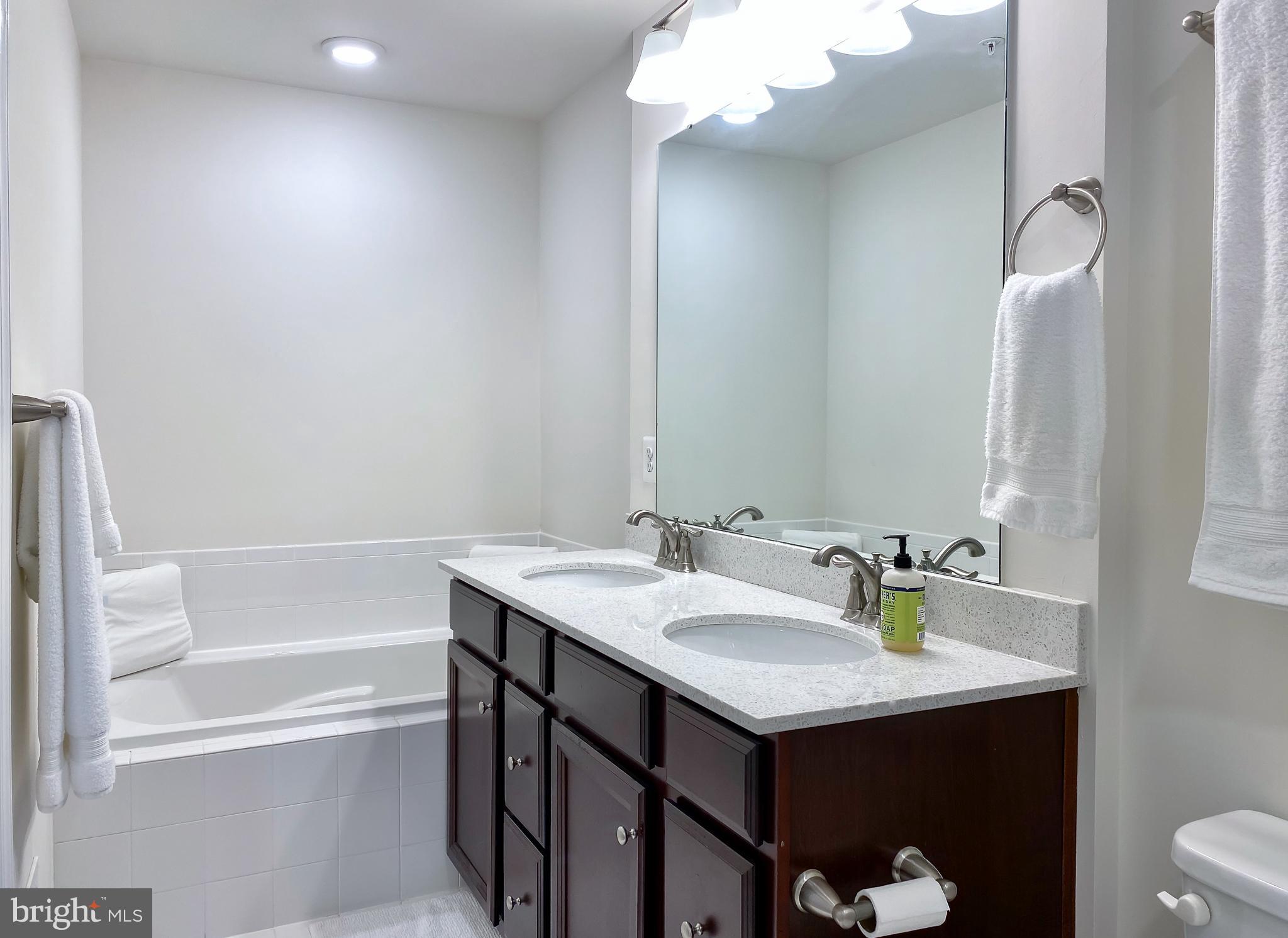 GREENBELT STATION - Residential