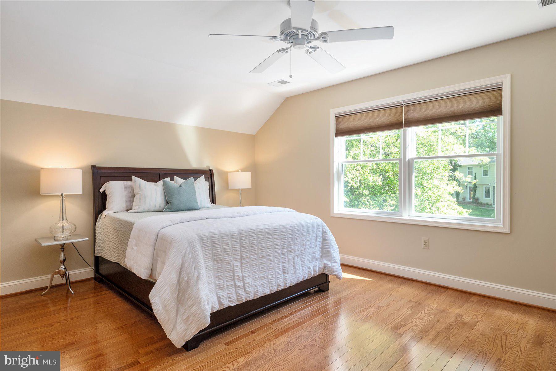 HOLLY POINT - Residential