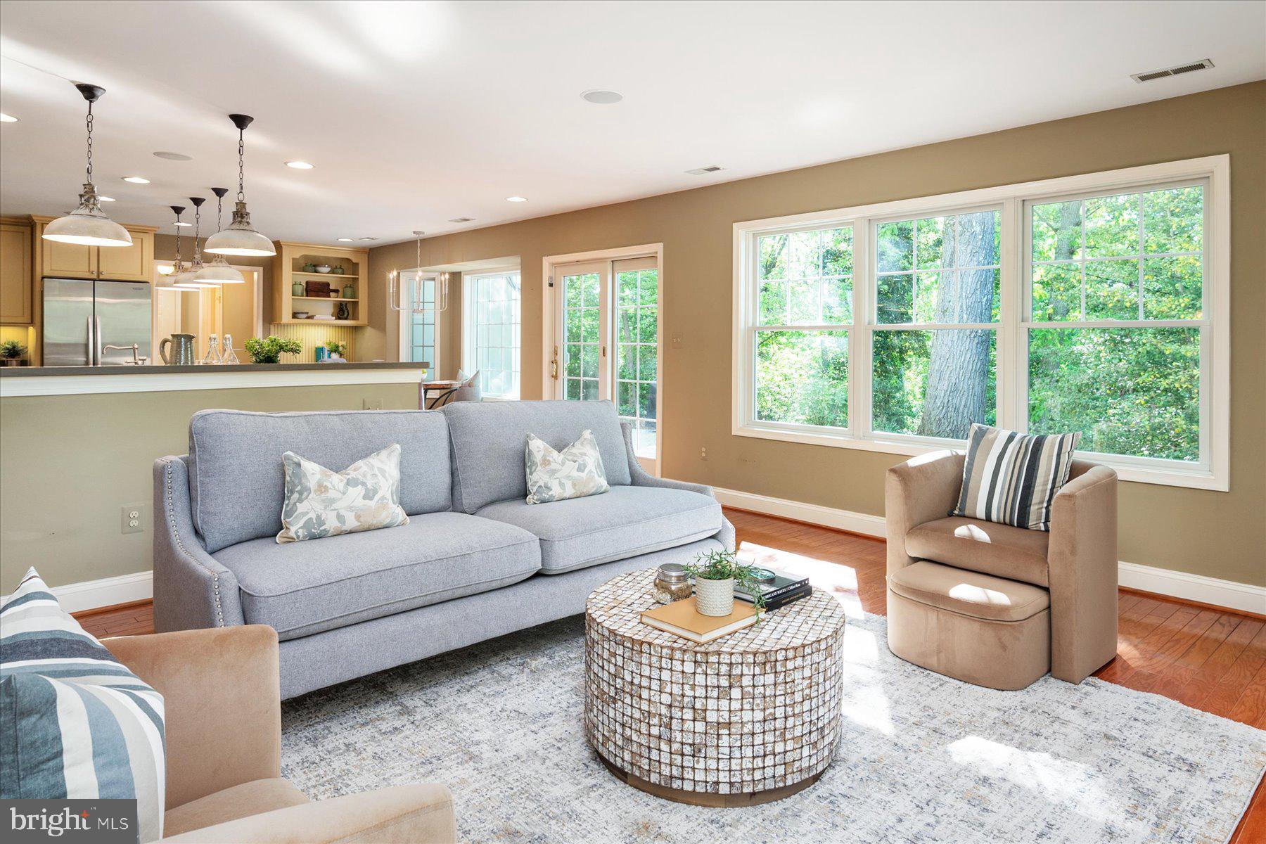 HOLLY POINT - Residential