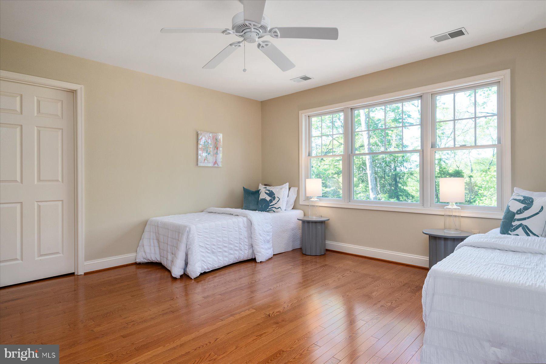 HOLLY POINT - Residential