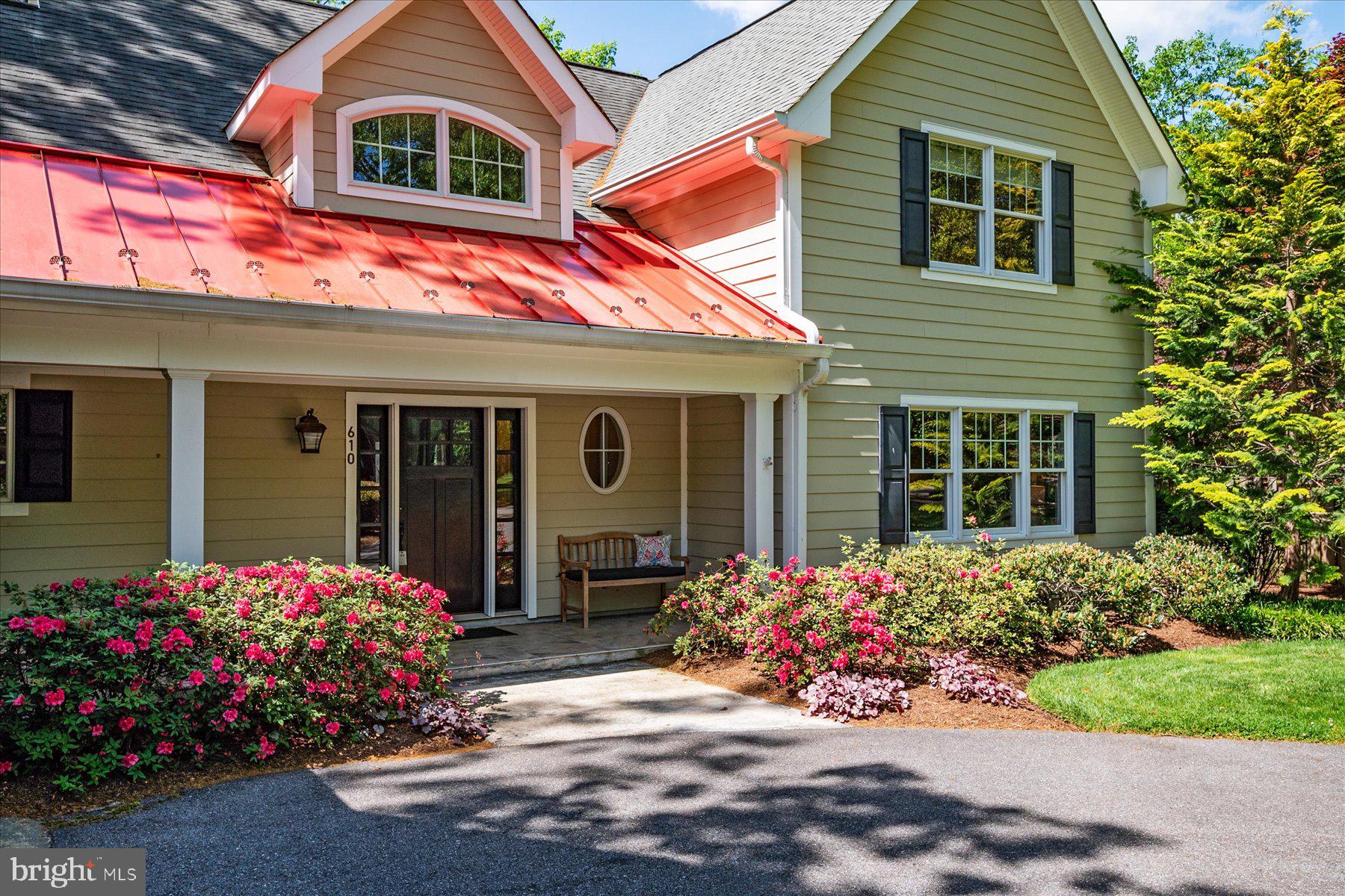 HOLLY POINT - Residential