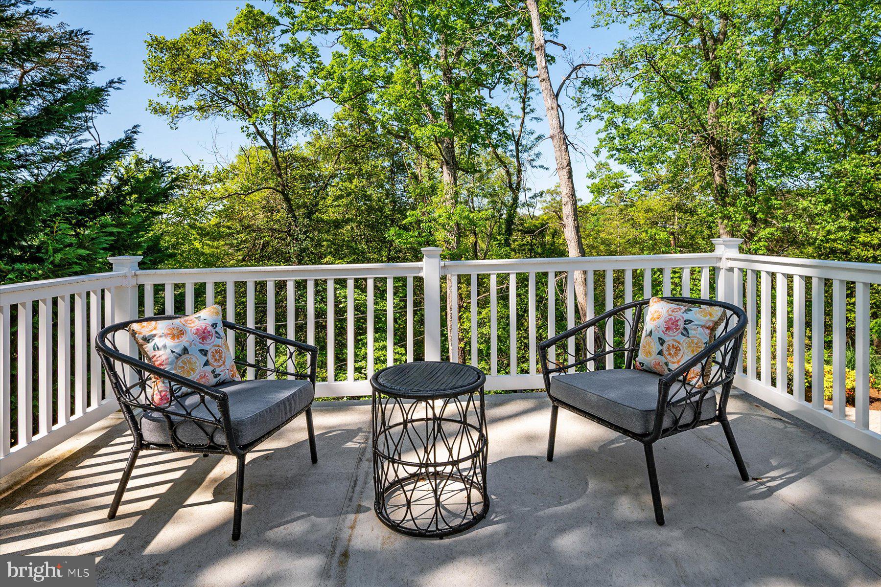 HOLLY POINT - Residential