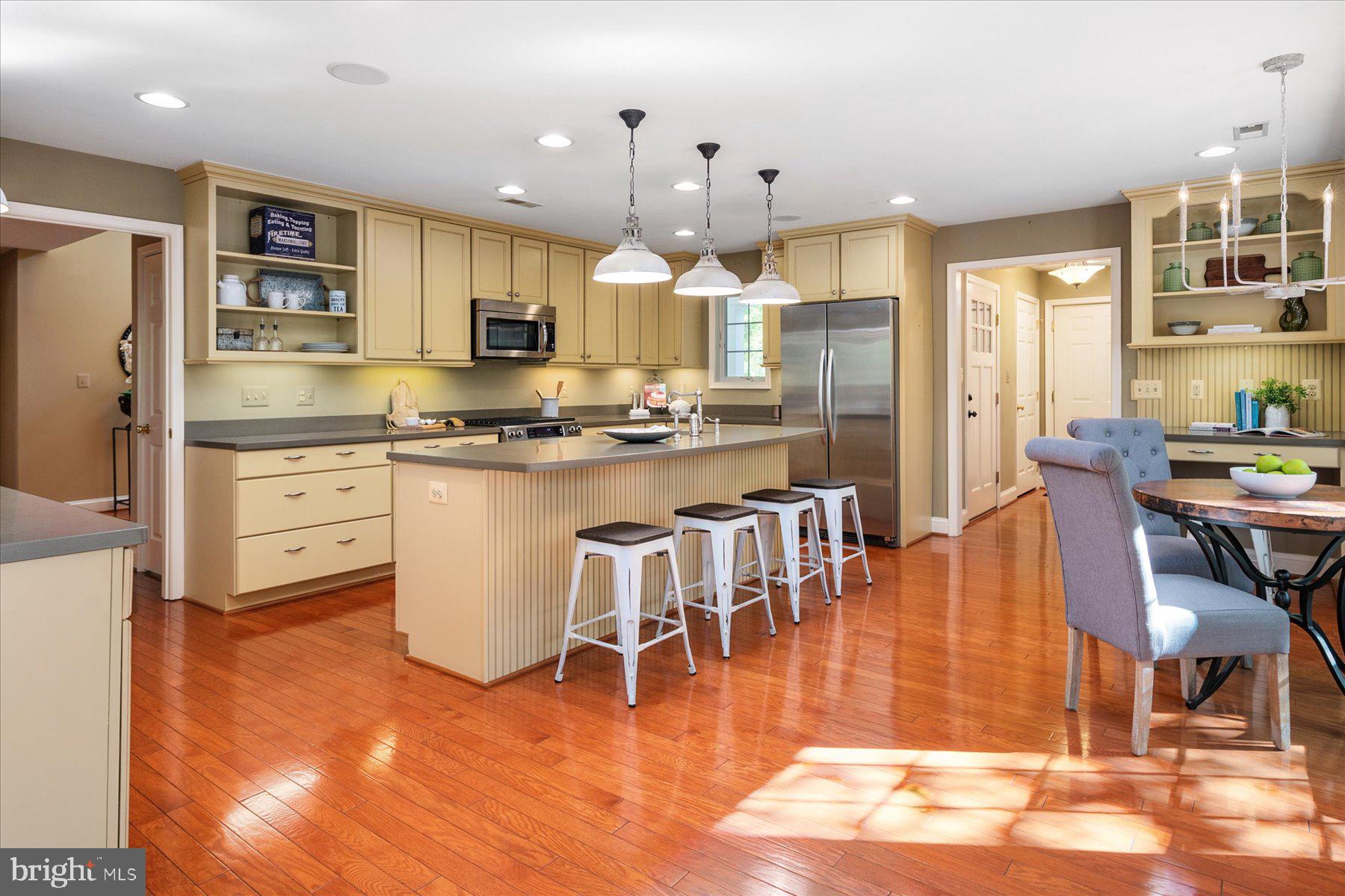 HOLLY POINT - Residential