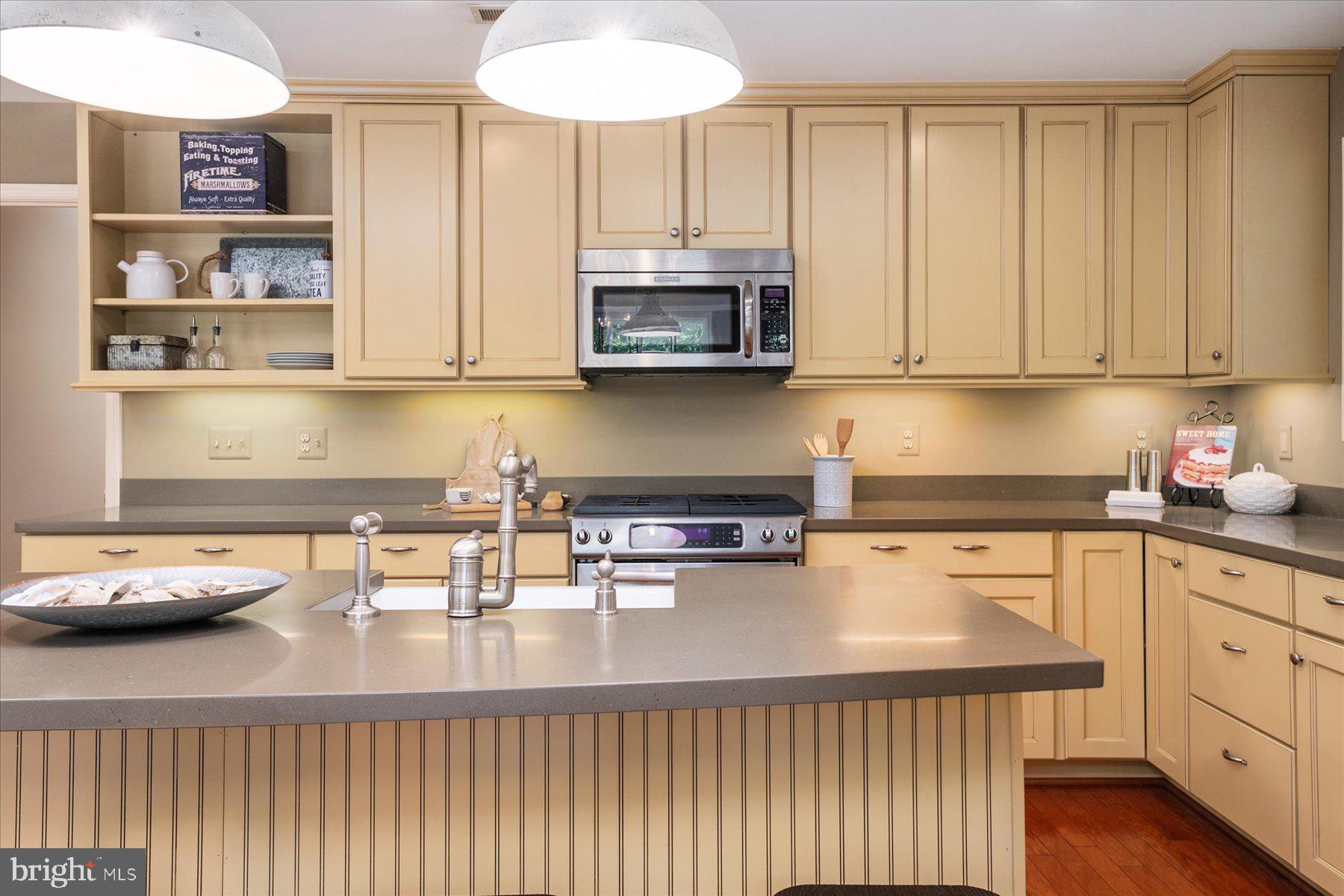 HOLLY POINT - Residential