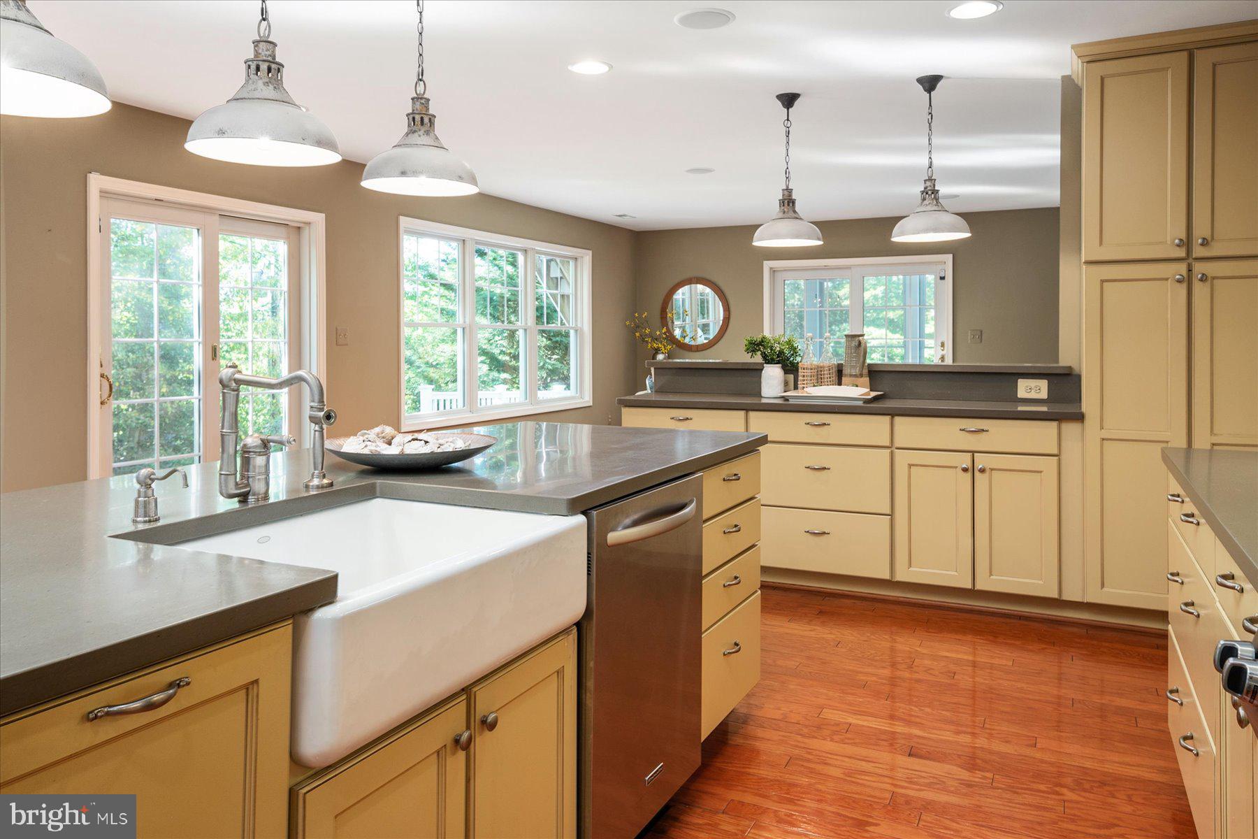 HOLLY POINT - Residential