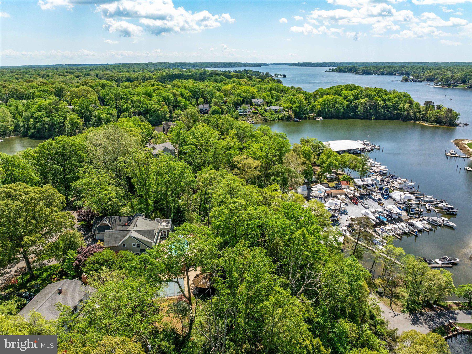 HOLLY POINT - Residential