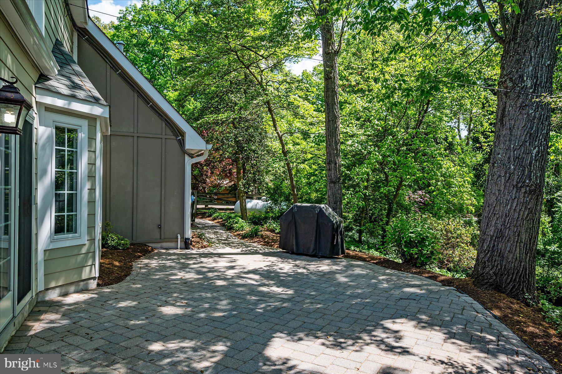 HOLLY POINT - Residential