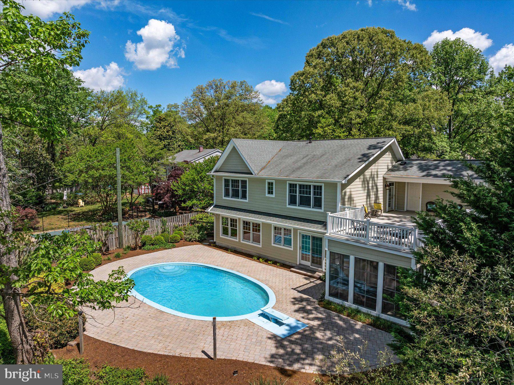 HOLLY POINT - Residential