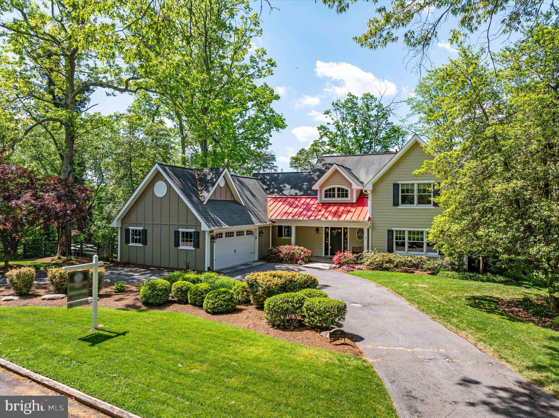 HOLLY POINT - Residential