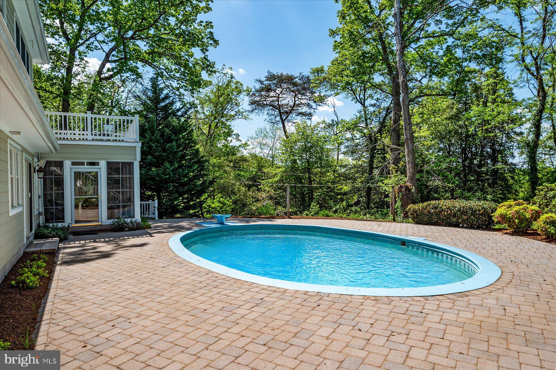 HOLLY POINT - Residential