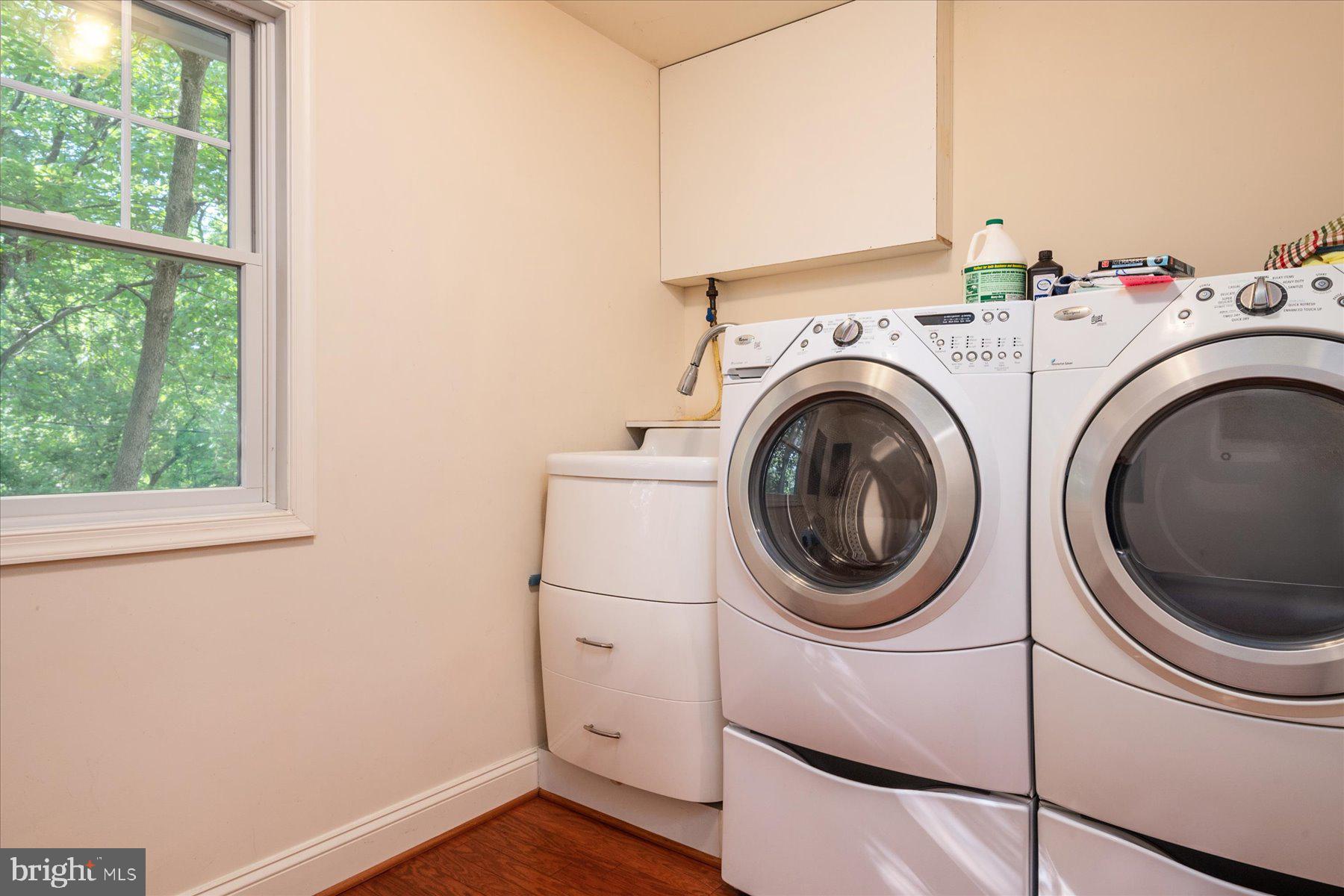 HOLLY POINT - Residential