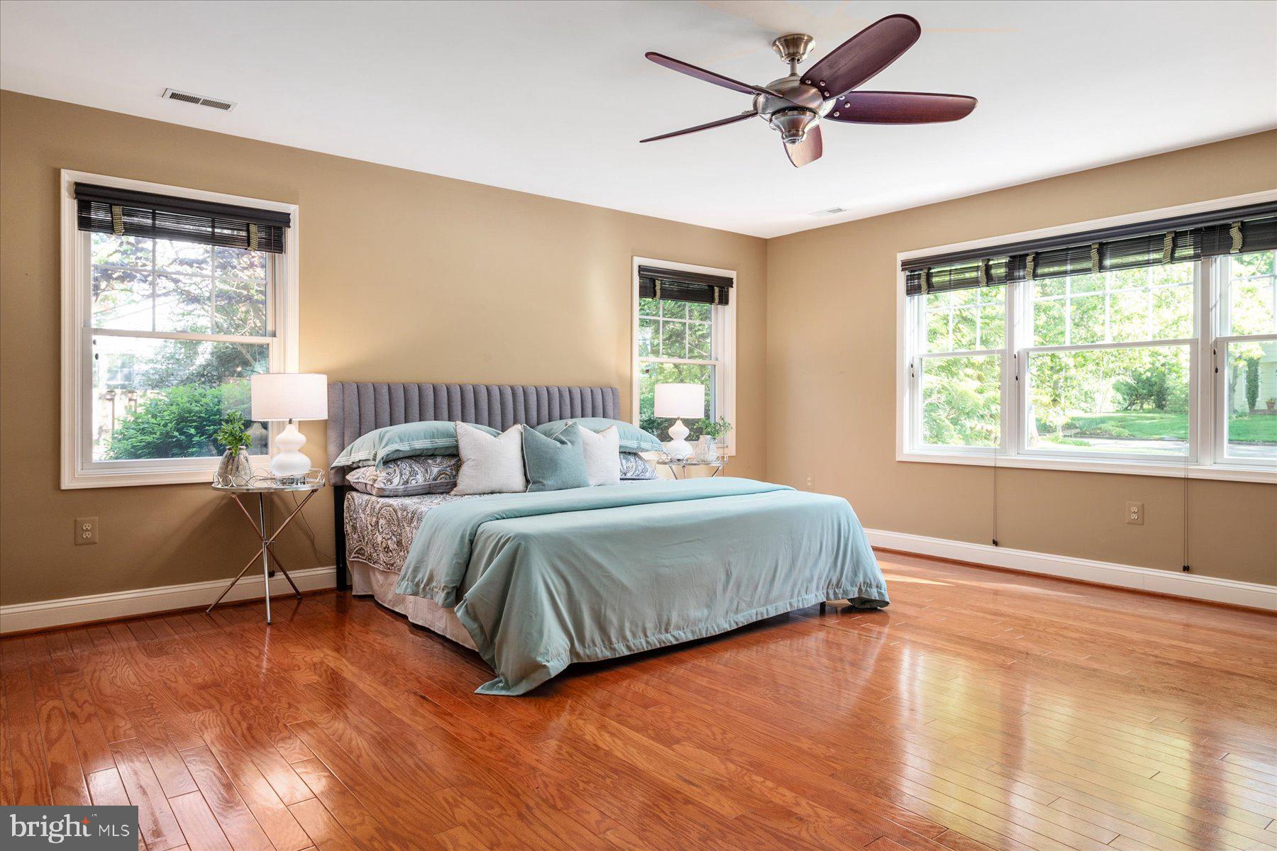 HOLLY POINT - Residential