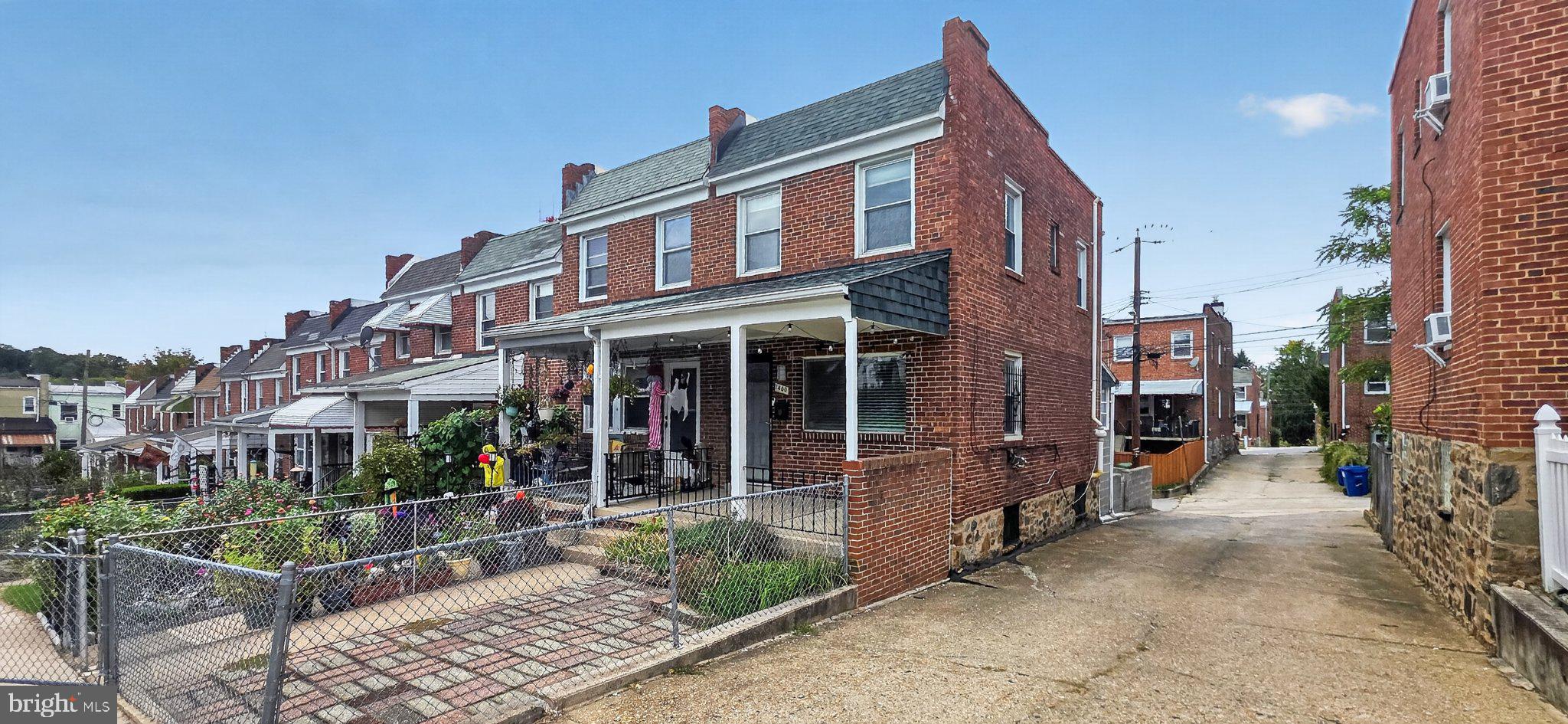 1400 BERRY STREET