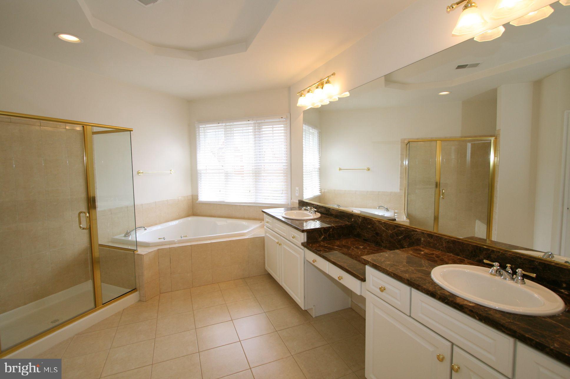 RIVER CREEK - Residential Lease