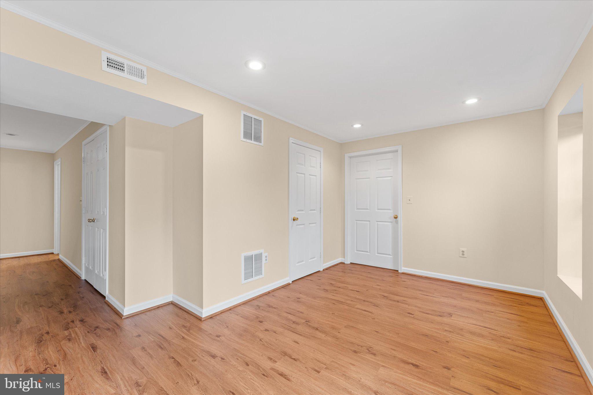 HAWTHORNE FOREST - Residential