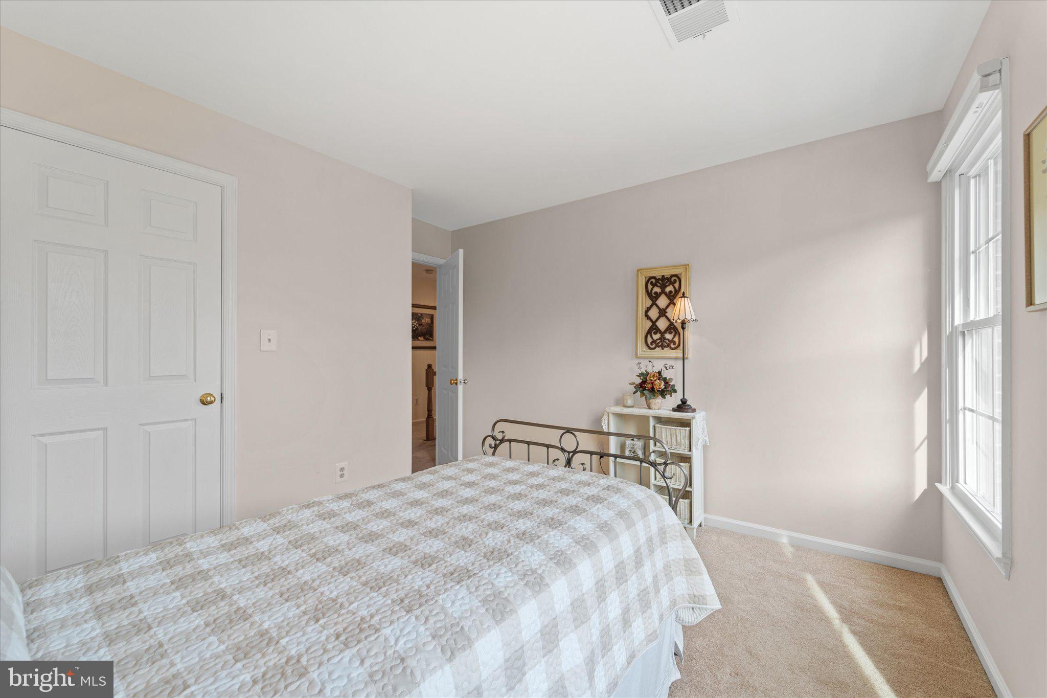 HAWTHORNE FOREST - Residential