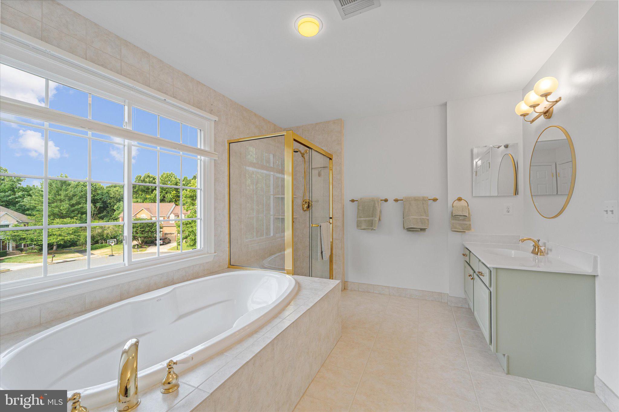 HAWTHORNE FOREST - Residential