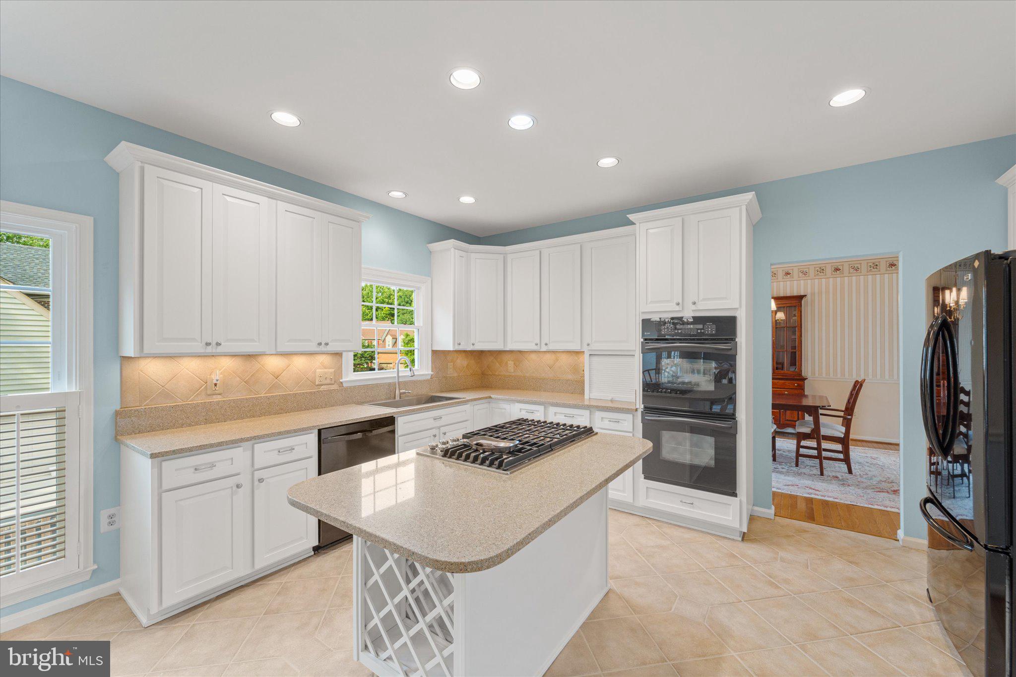 HAWTHORNE FOREST - Residential