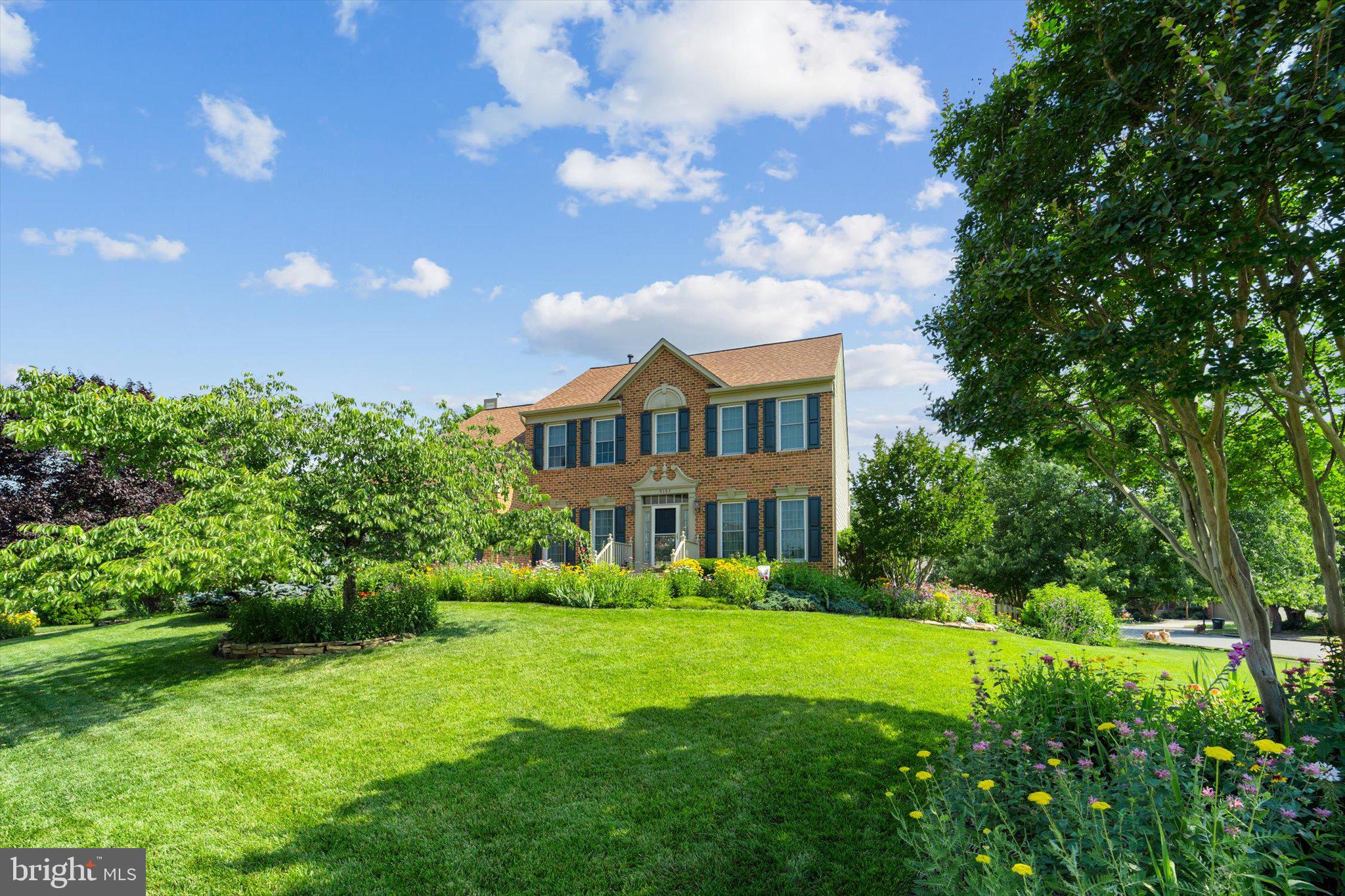 HAWTHORNE FOREST - Residential