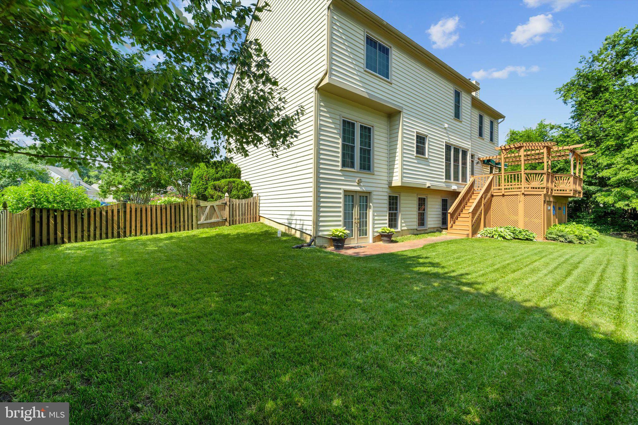 HAWTHORNE FOREST - Residential