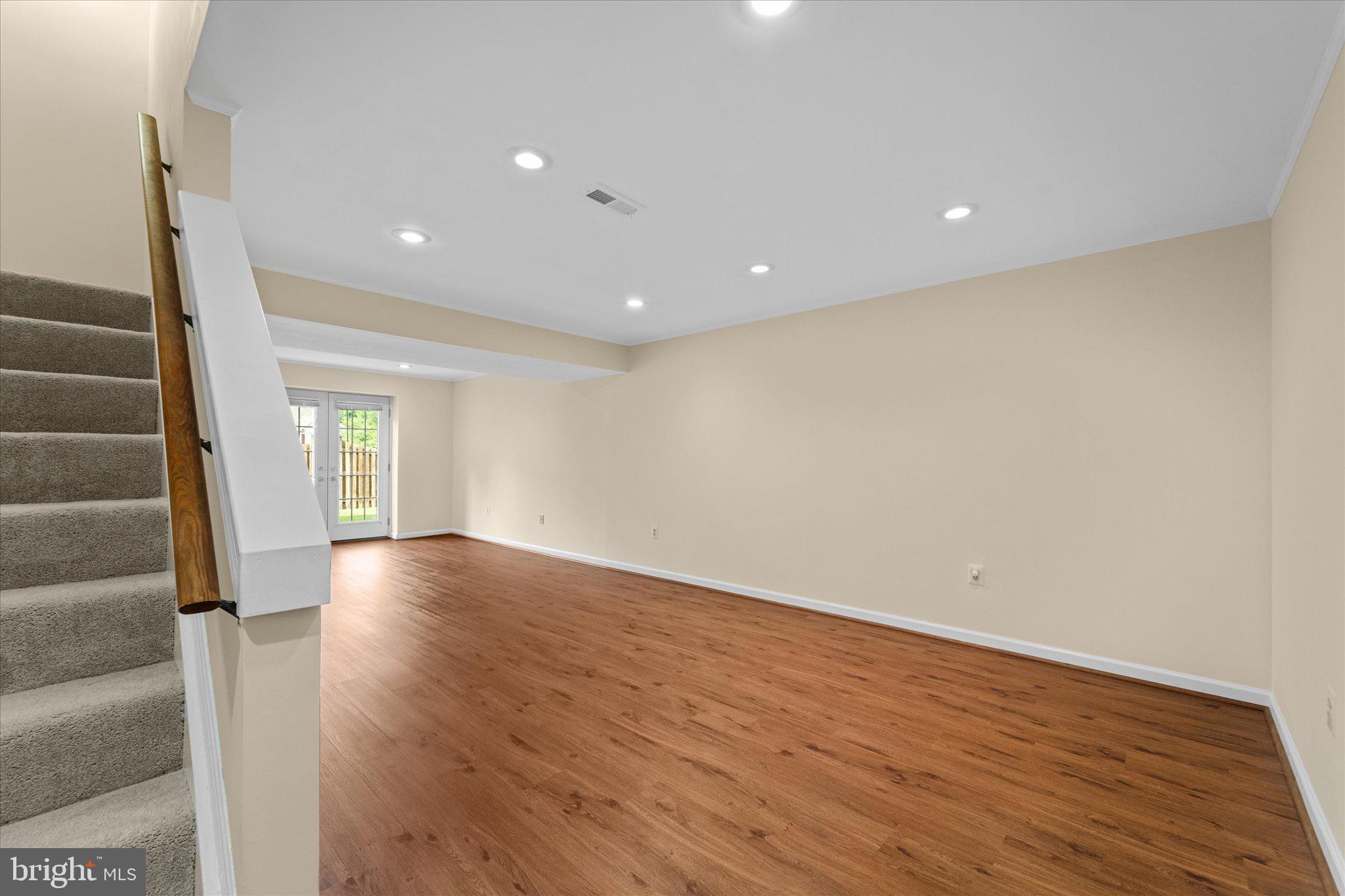 HAWTHORNE FOREST - Residential