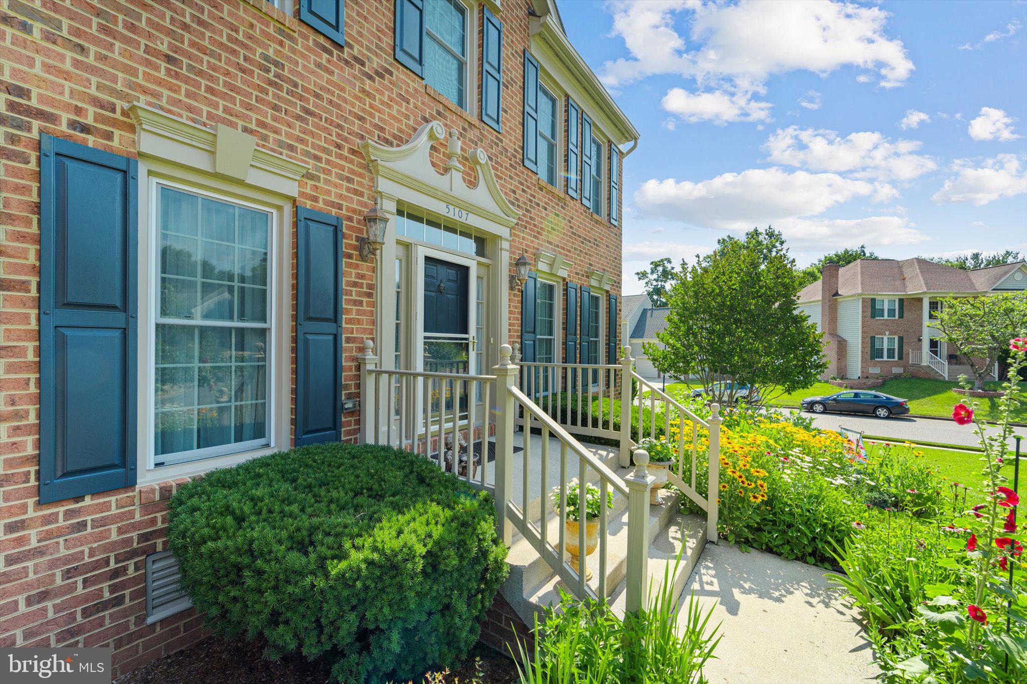 HAWTHORNE FOREST - Residential