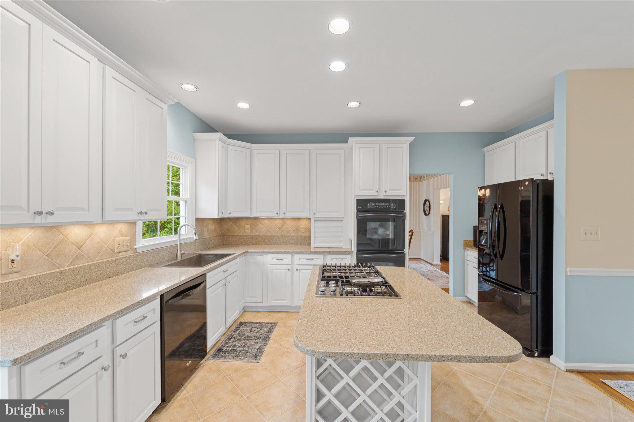 HAWTHORNE FOREST - Residential