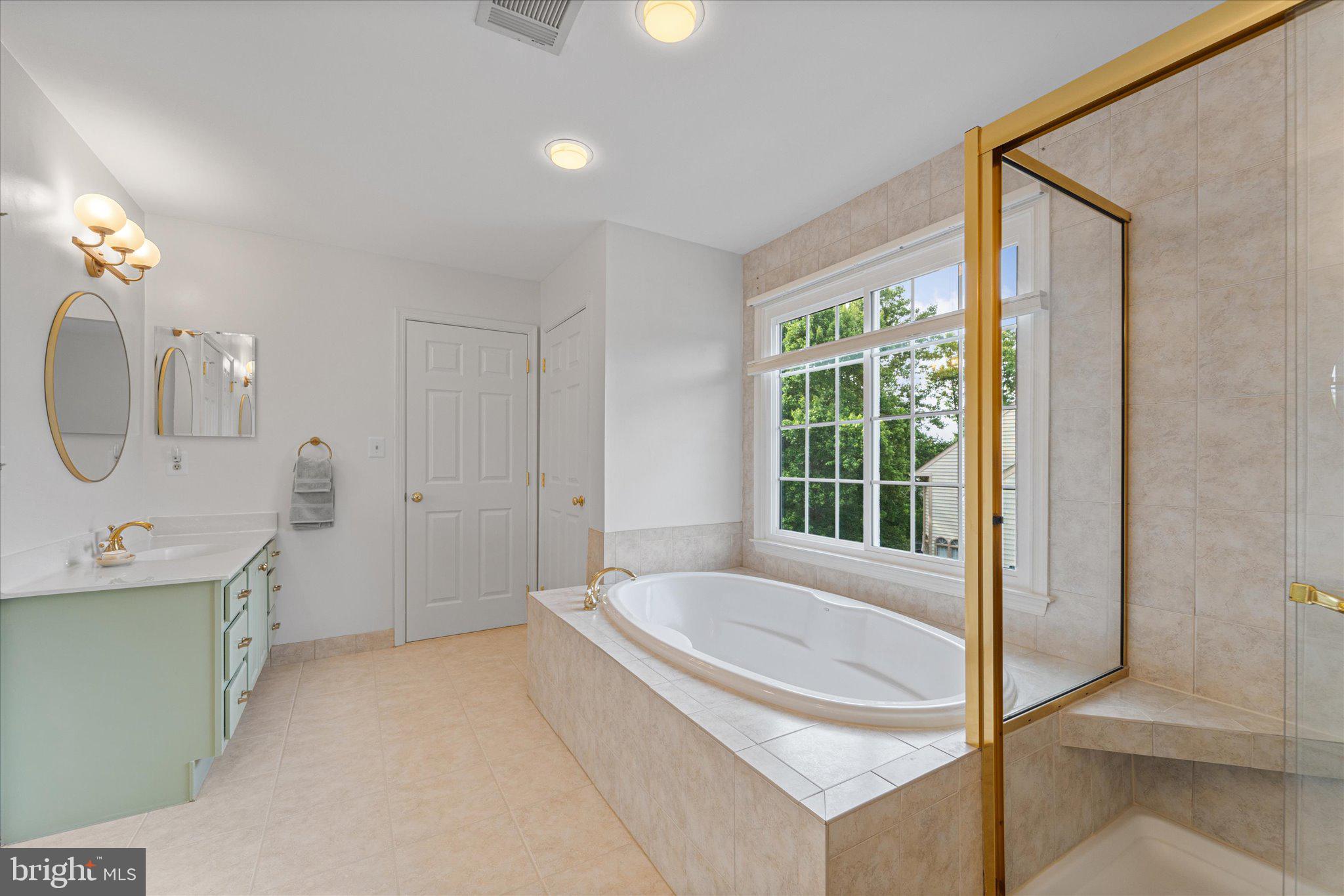 HAWTHORNE FOREST - Residential