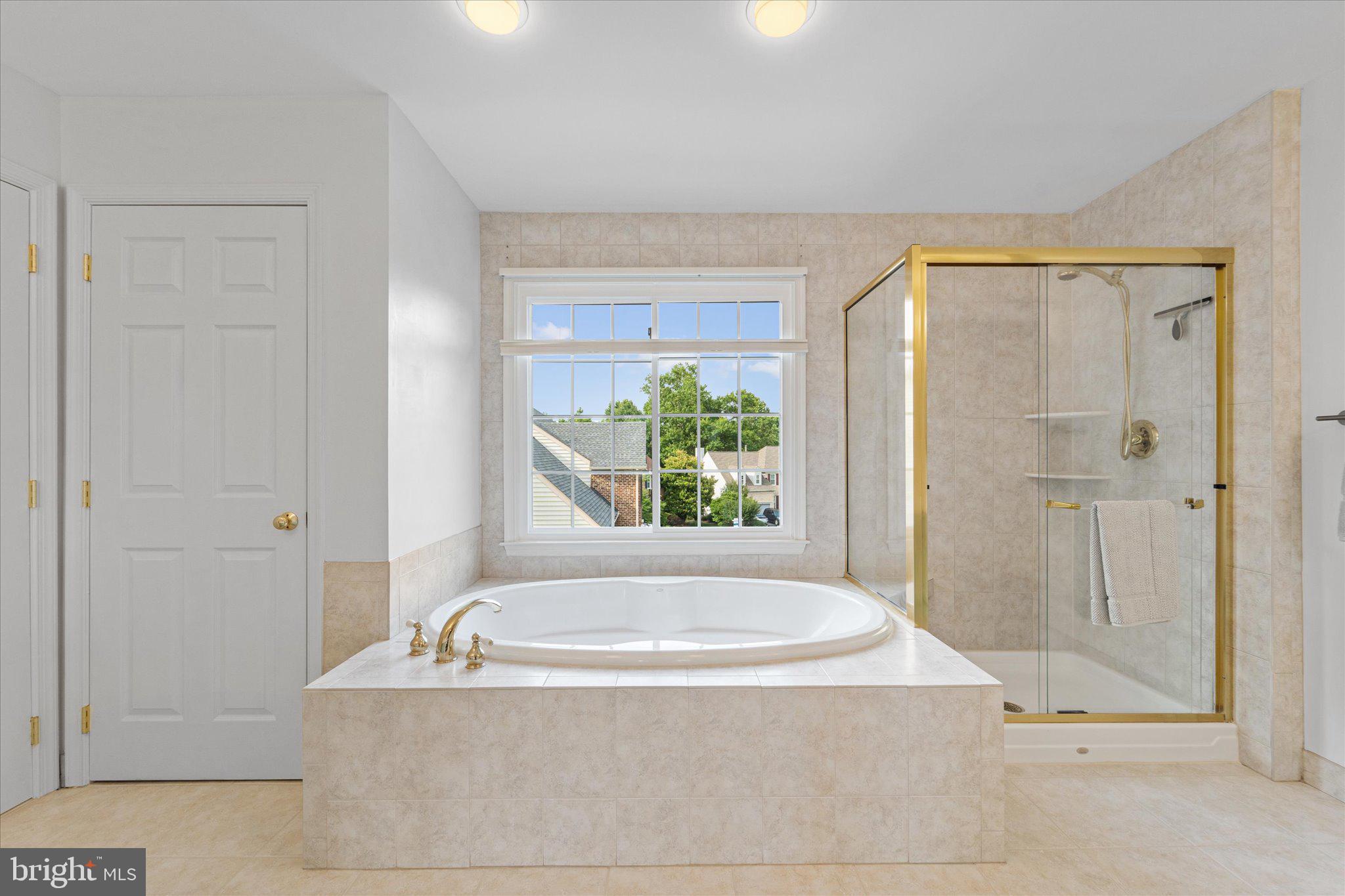 HAWTHORNE FOREST - Residential