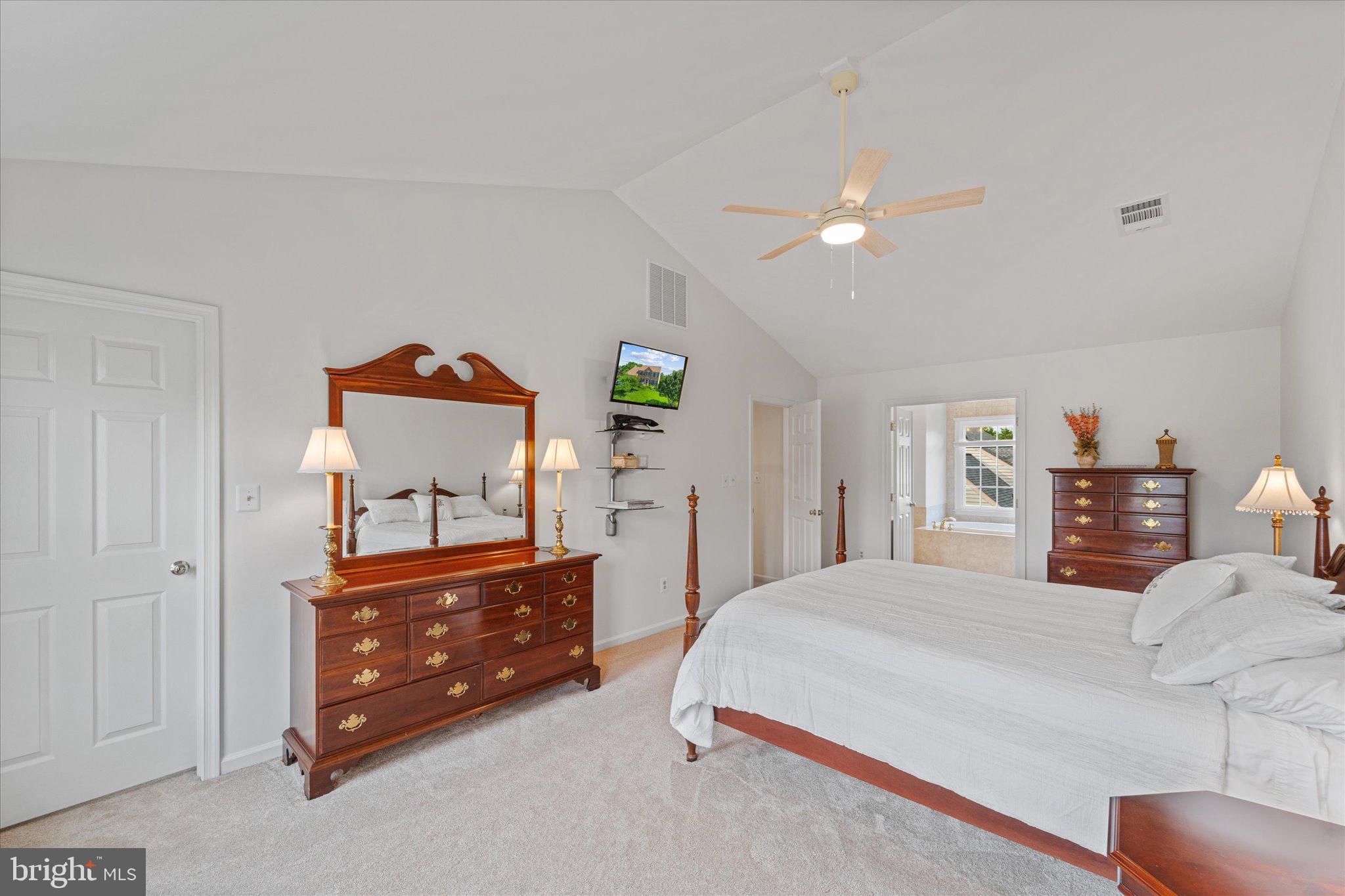 HAWTHORNE FOREST - Residential