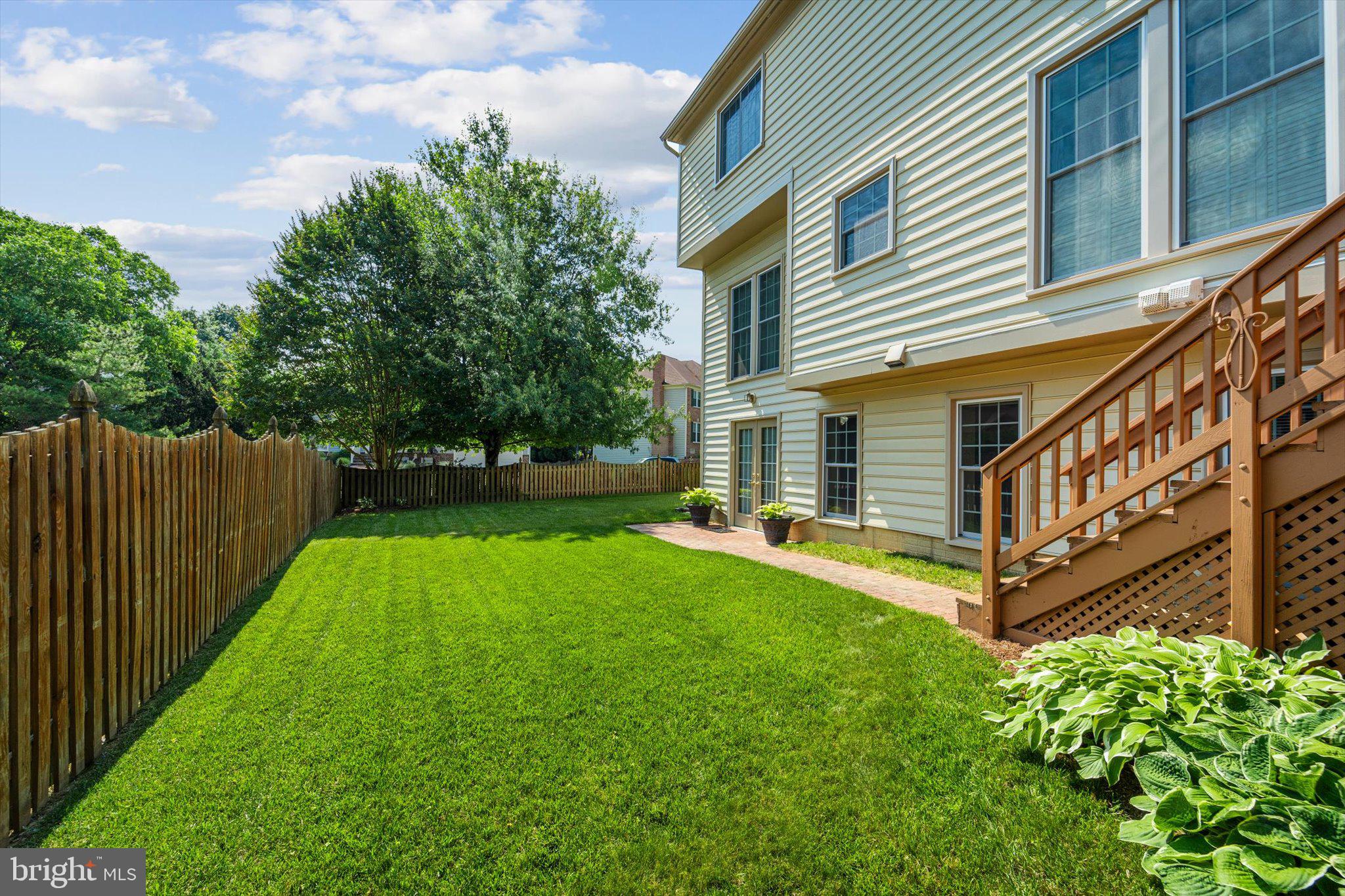 HAWTHORNE FOREST - Residential