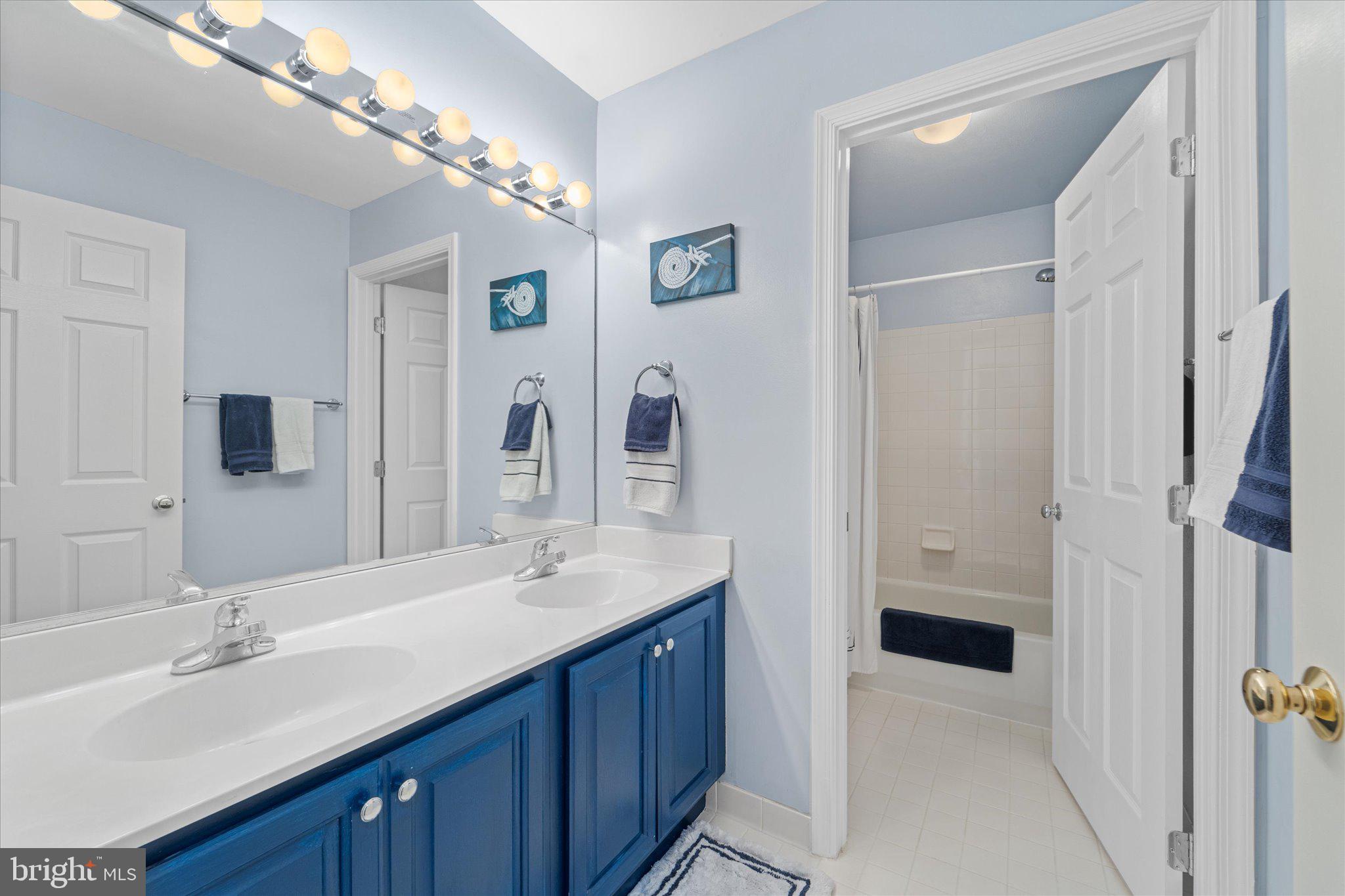 HAWTHORNE FOREST - Residential