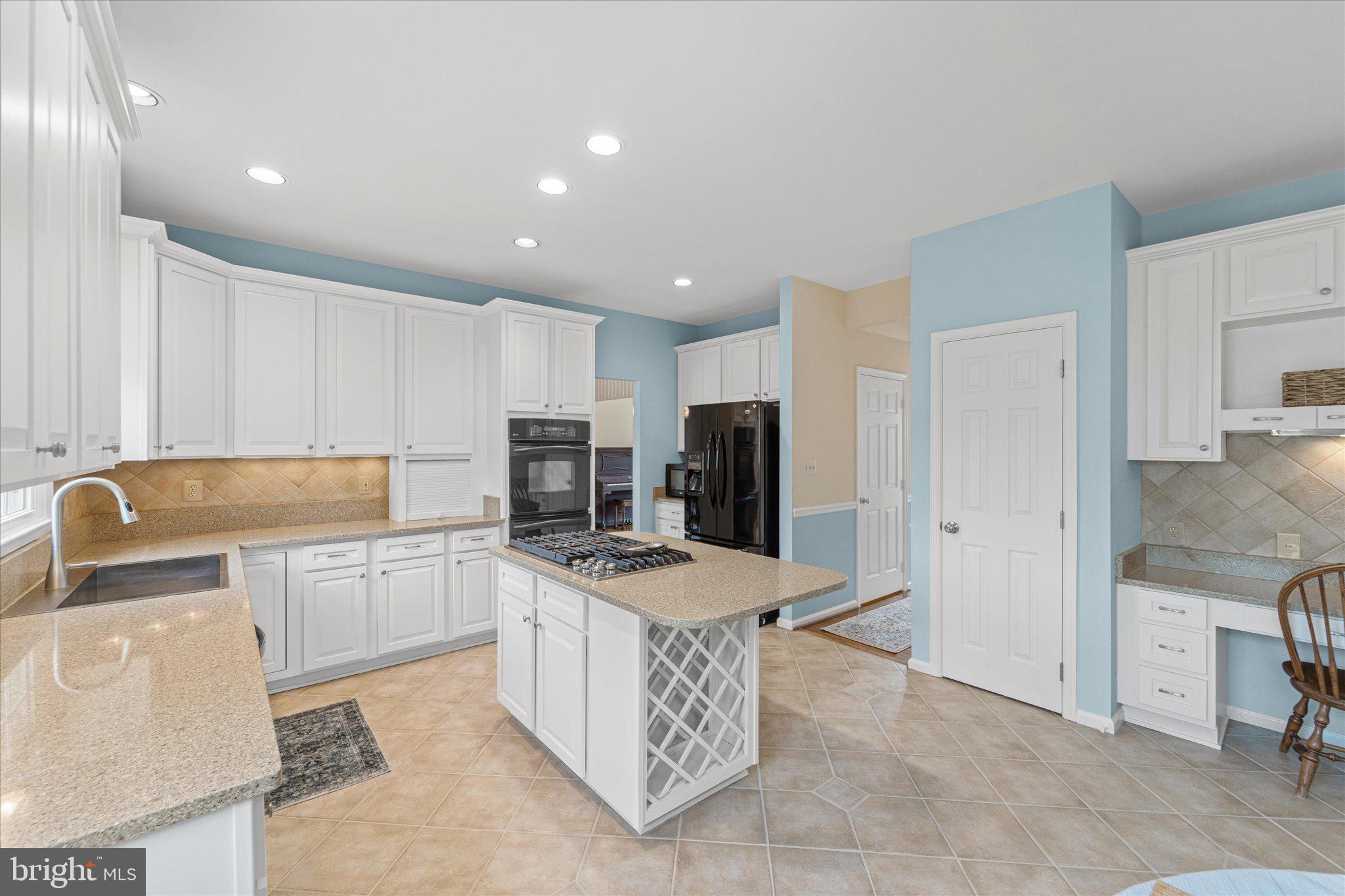 HAWTHORNE FOREST - Residential