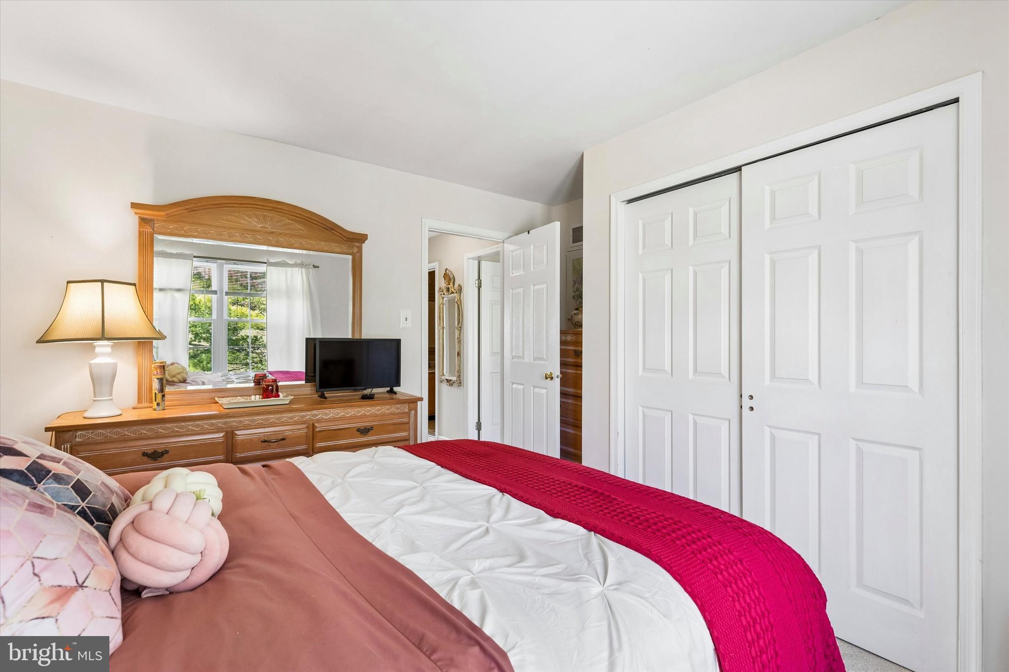 THORNHILL - Residential