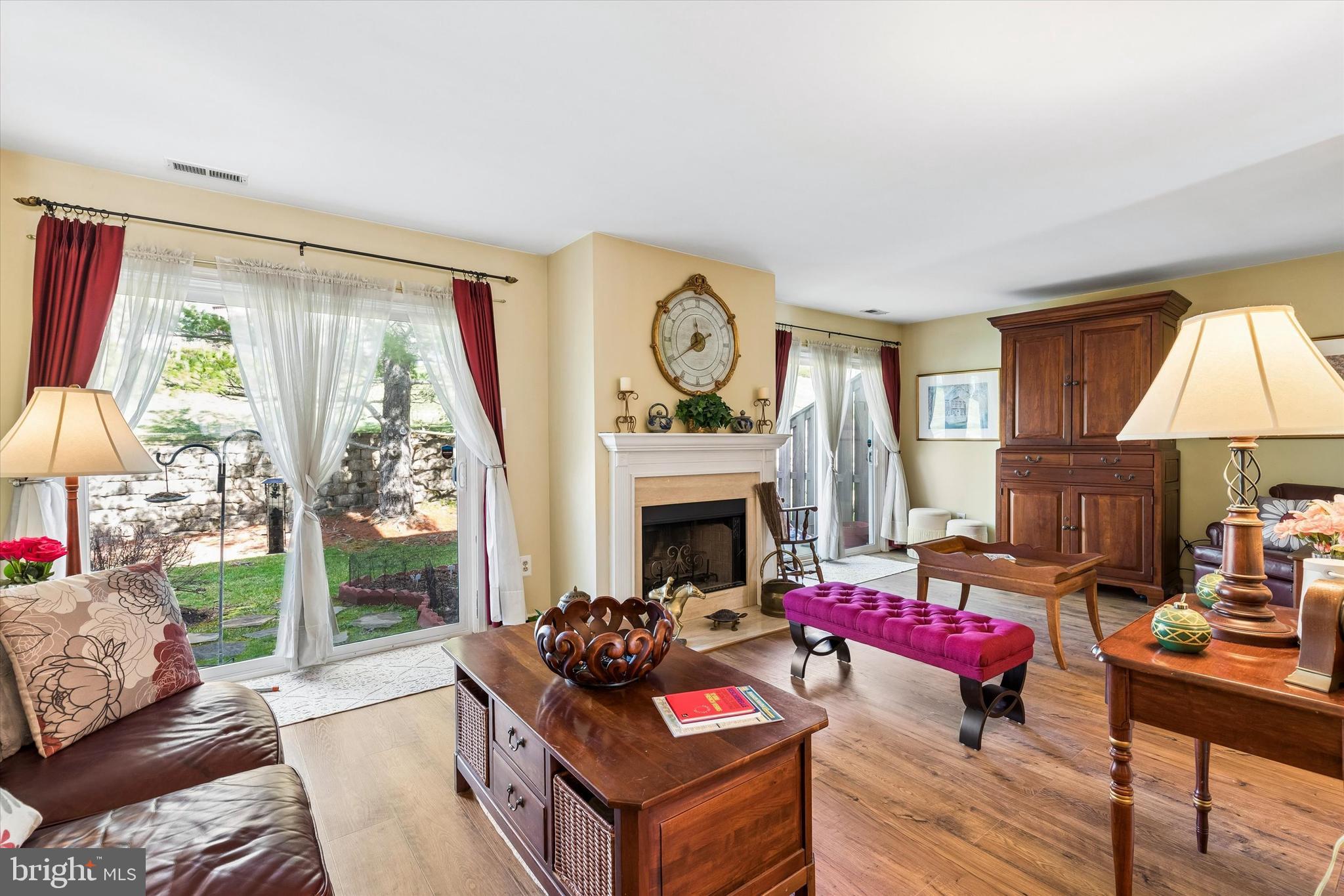 THORNHILL - Residential