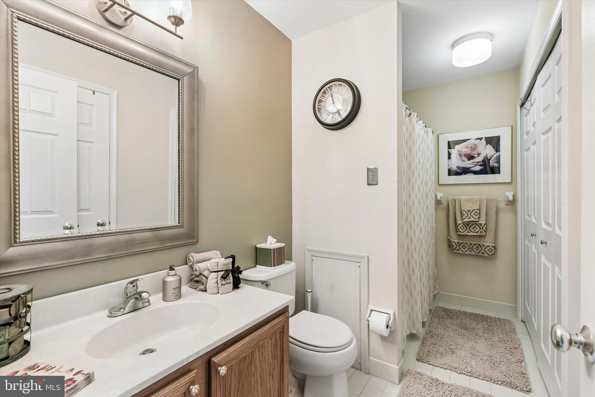 THORNHILL - Residential